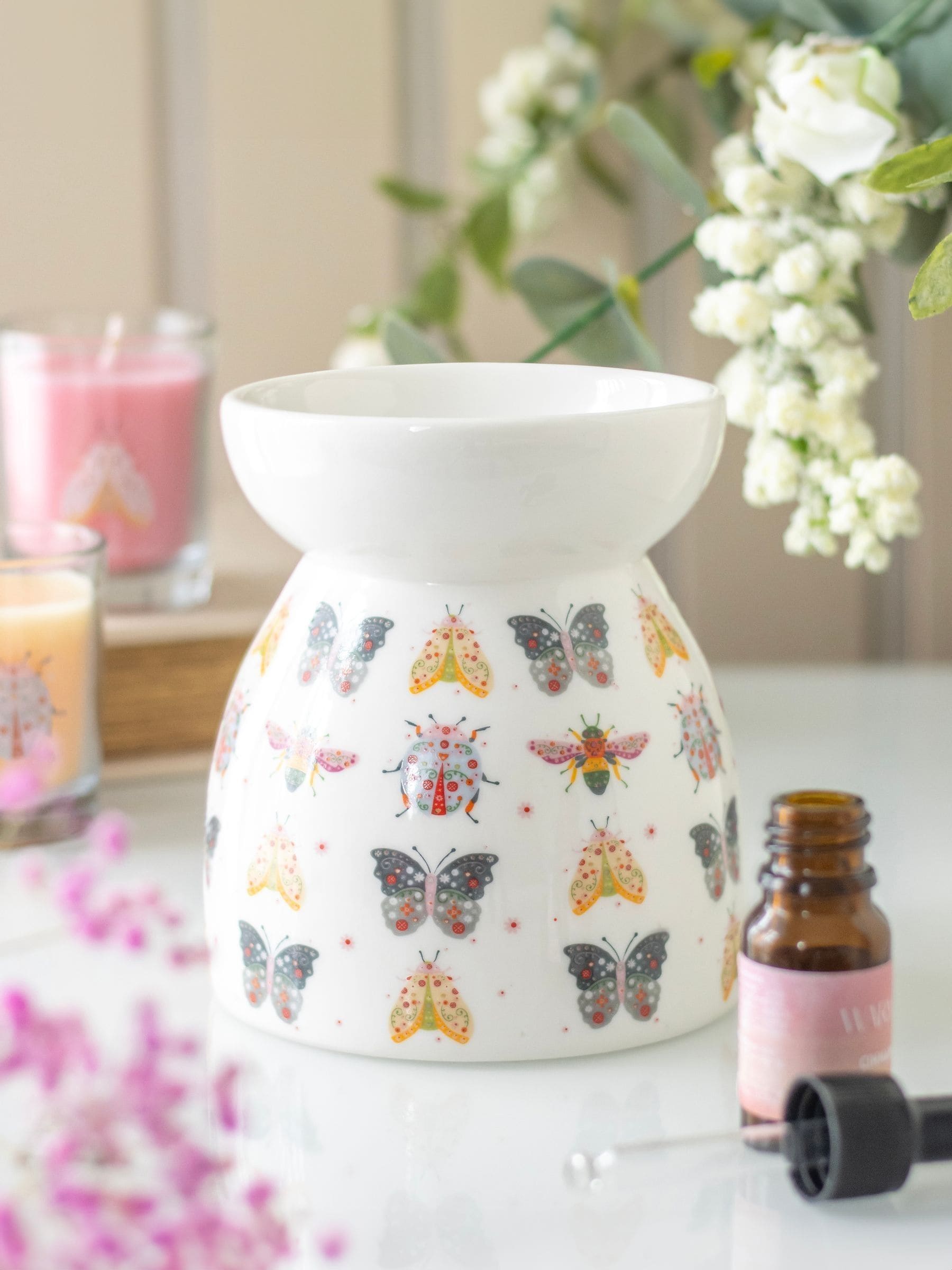 Something Different white floral bug print oil burner - British product