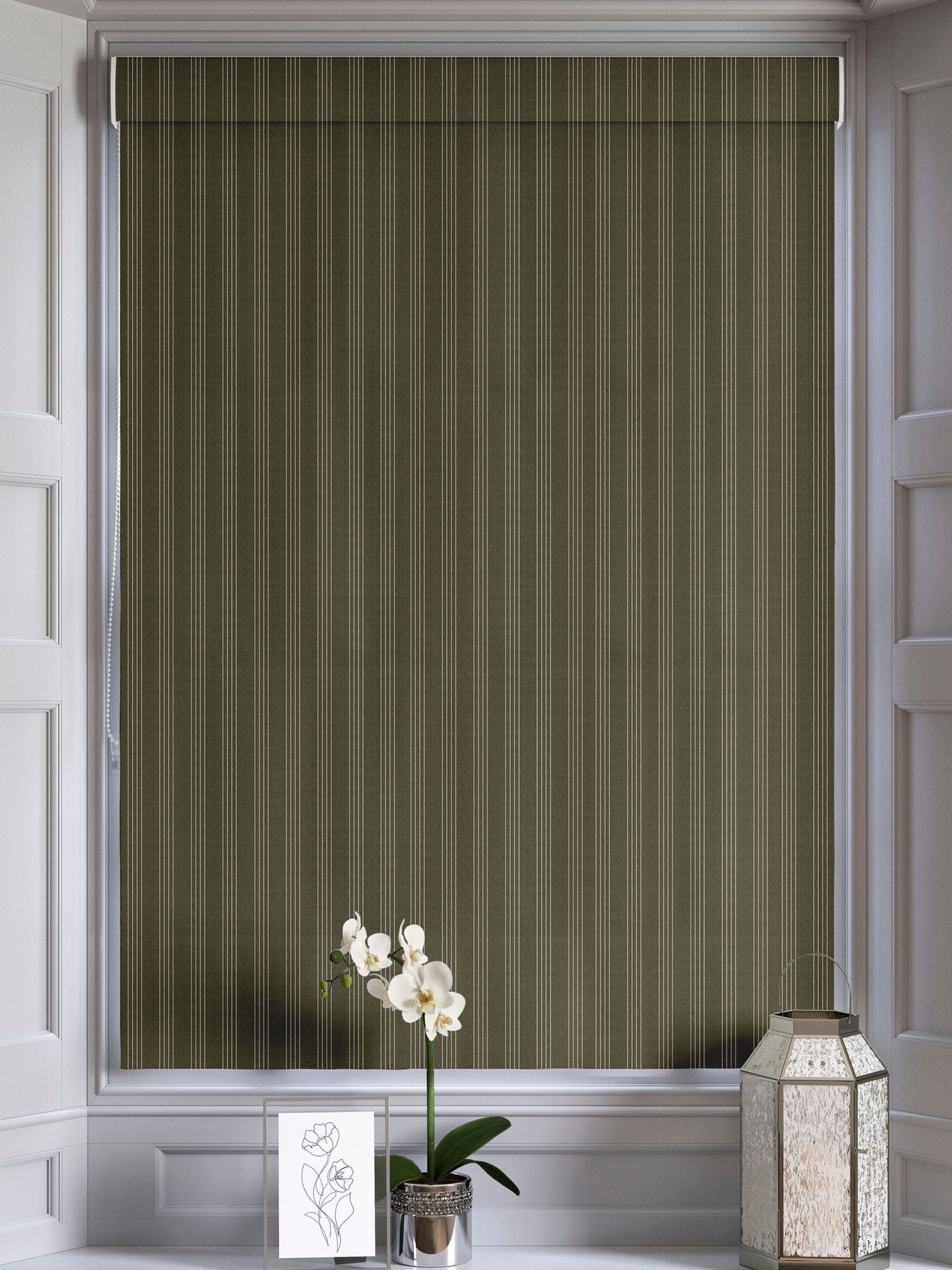 Pine Leuwin made to measure roman blind in green with white stripes, UK version