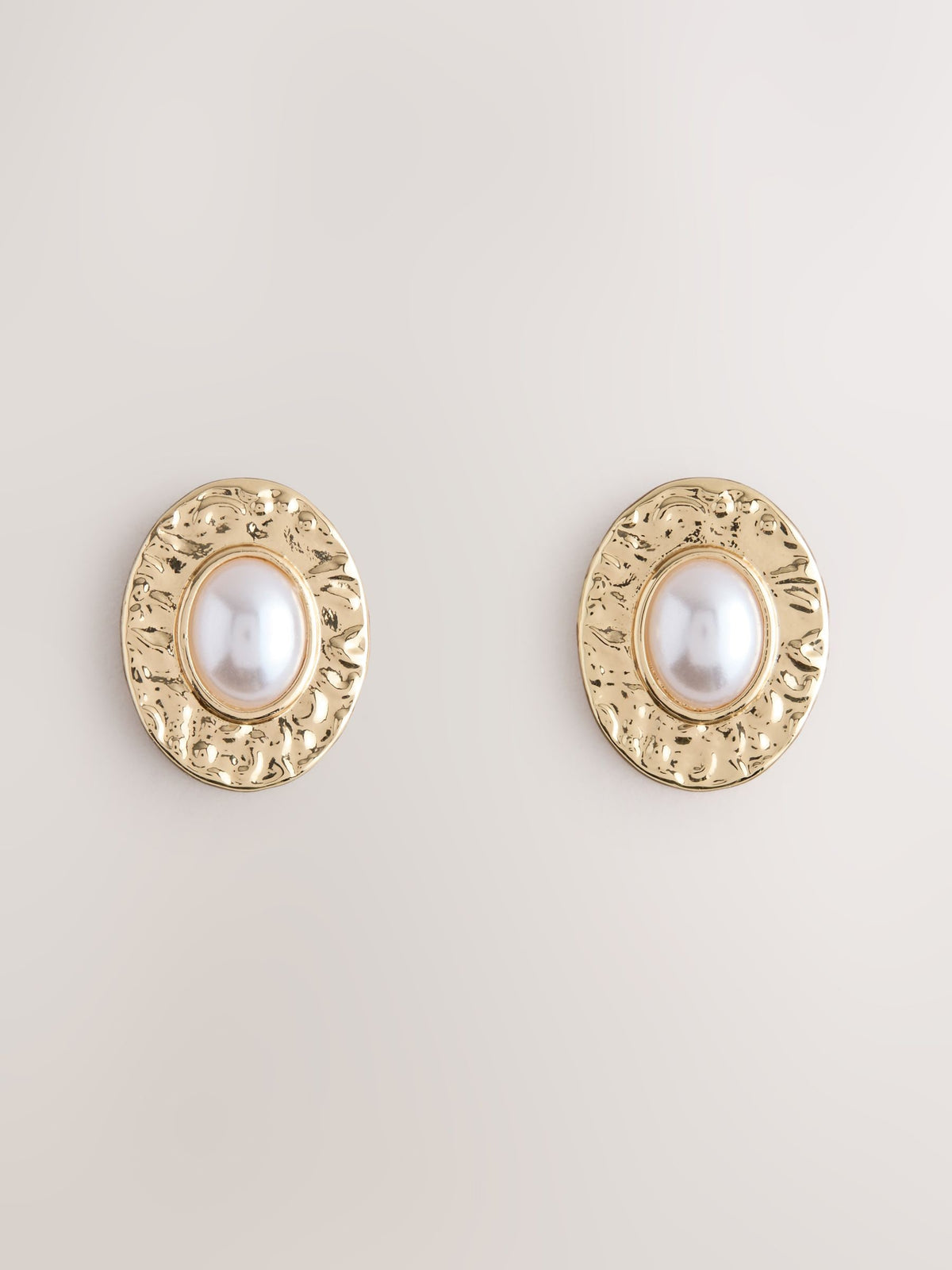 Gold Tone Red Resin Heritage Oval Stud Earrings