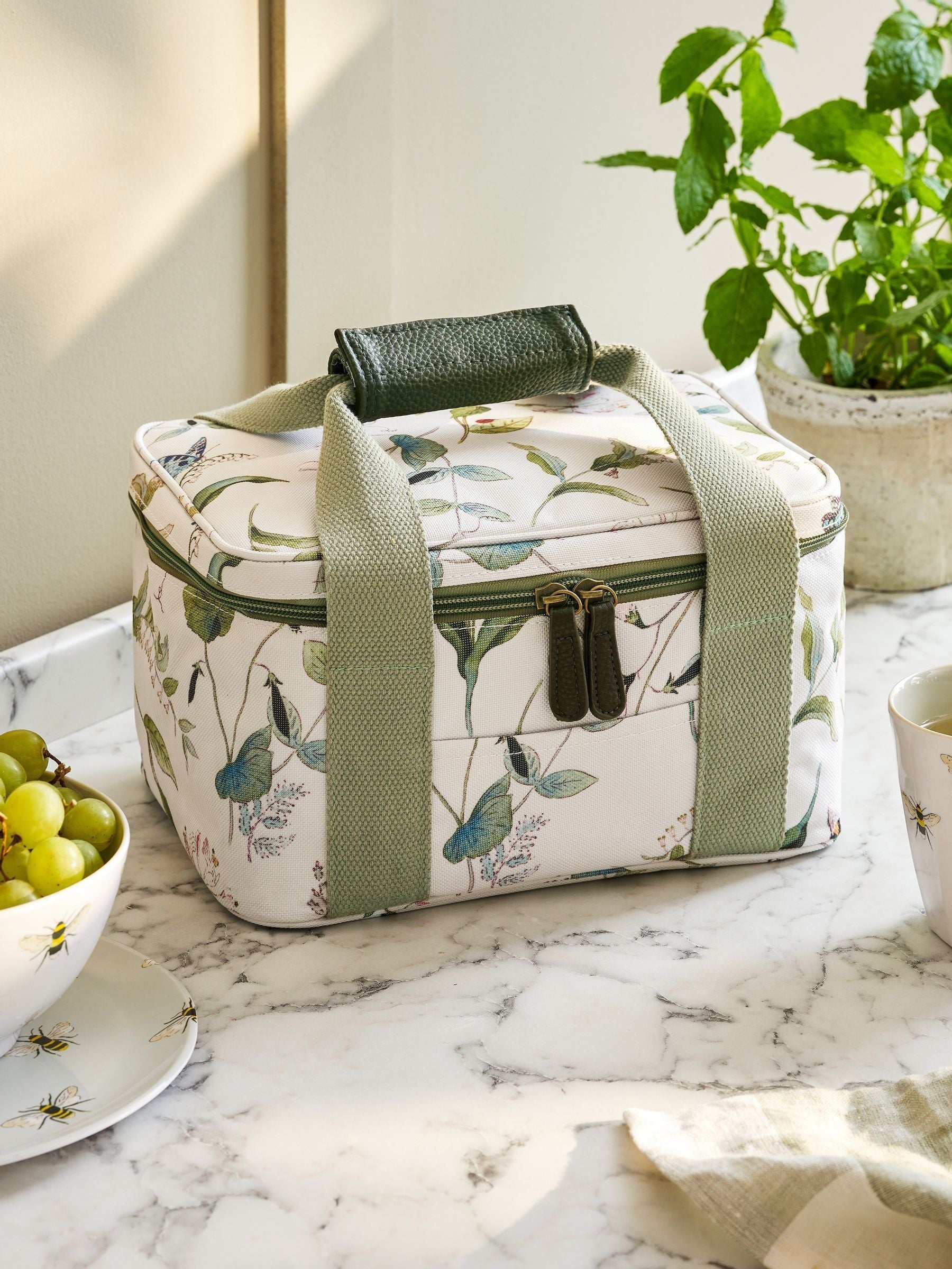 Sophie Allport White Wild Floral lunch bag, imported from the UK