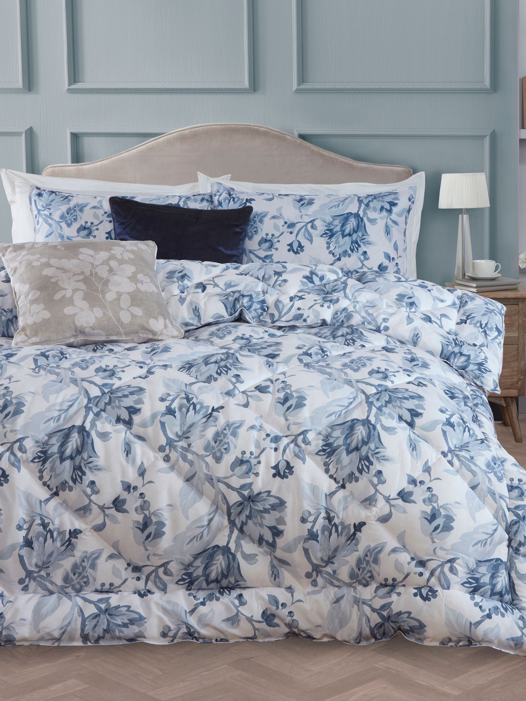 Laura Ashley double coverless duvet set - British product