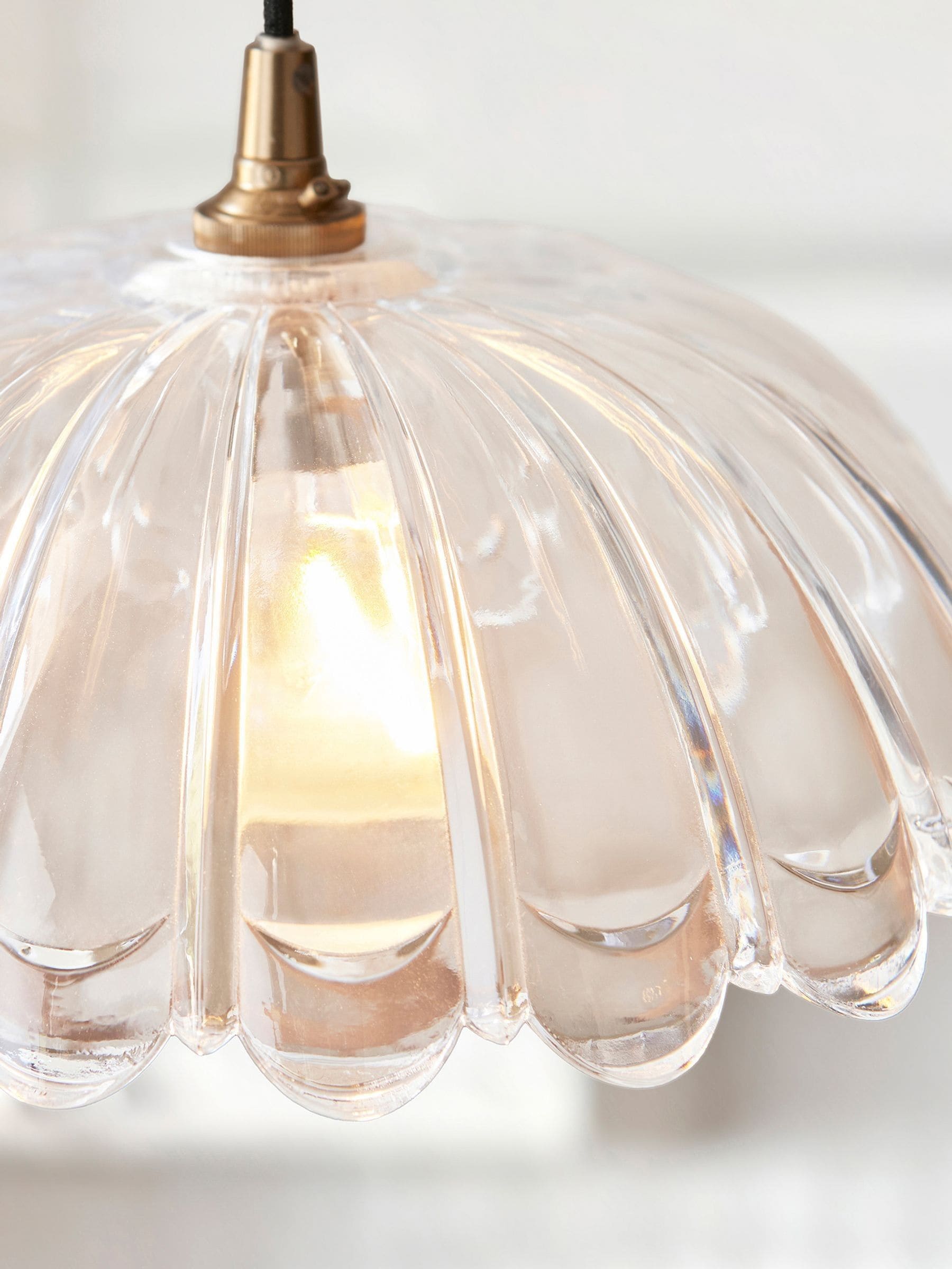 Gallery Home clear glass carnation ceiling light - British product