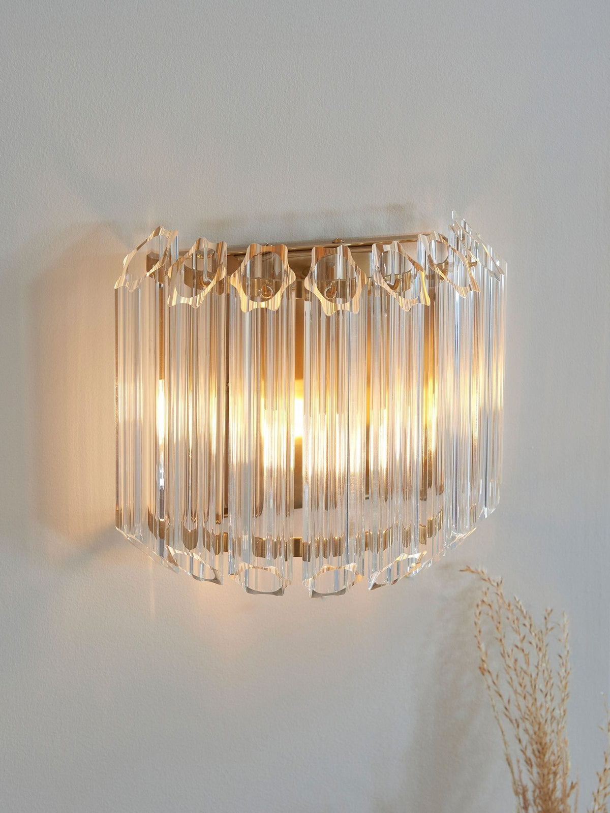 Gallery Home Valera wall light aged brass, UK version