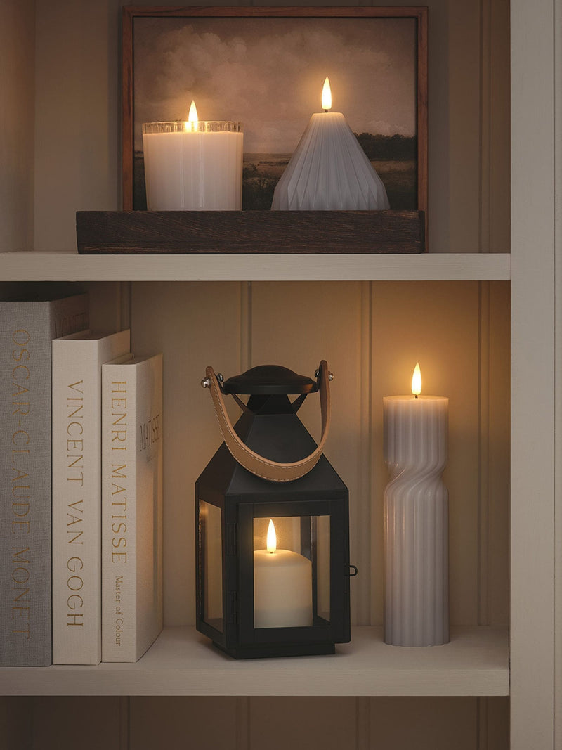 Lights4fun set of 2 twisted pillar candles 17.5cm (British brand)
