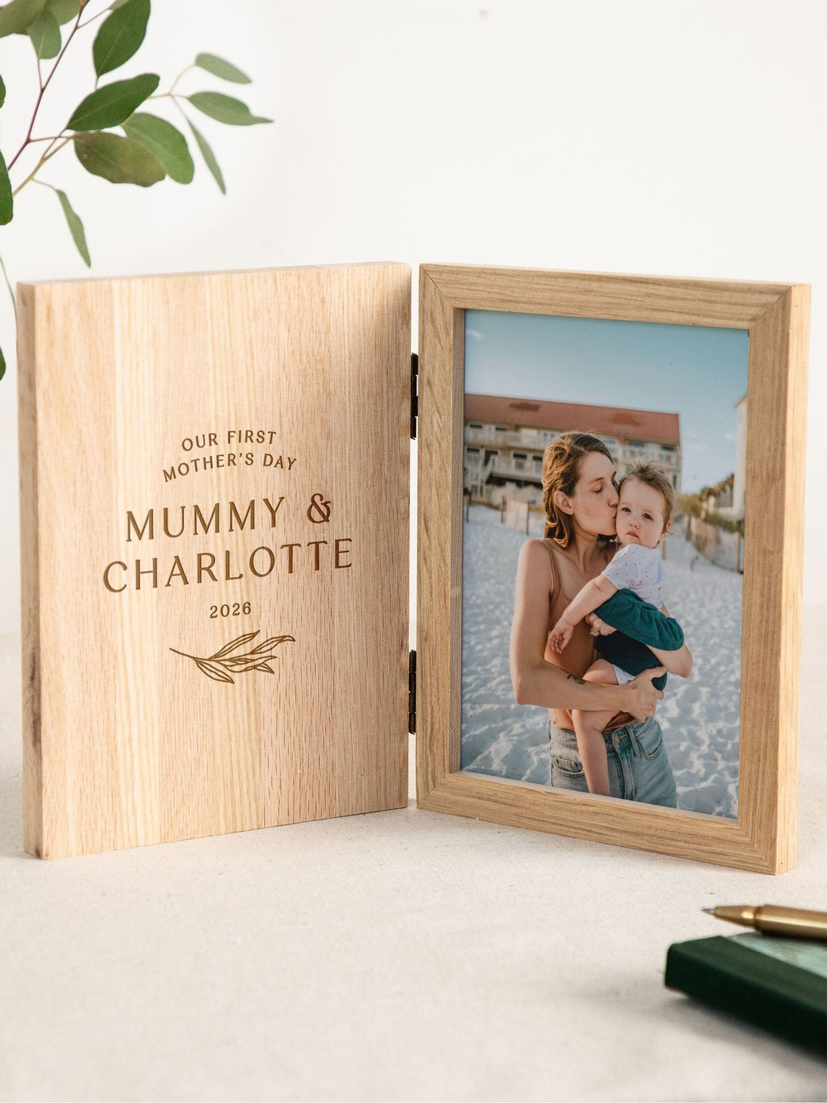 No Ordinary Gift personalised oak photo frame (British brand)