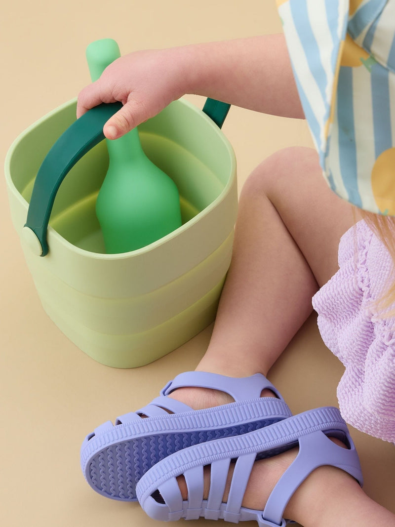 KIDLY by MORI Green bucket and spade beach toy set, UK version
