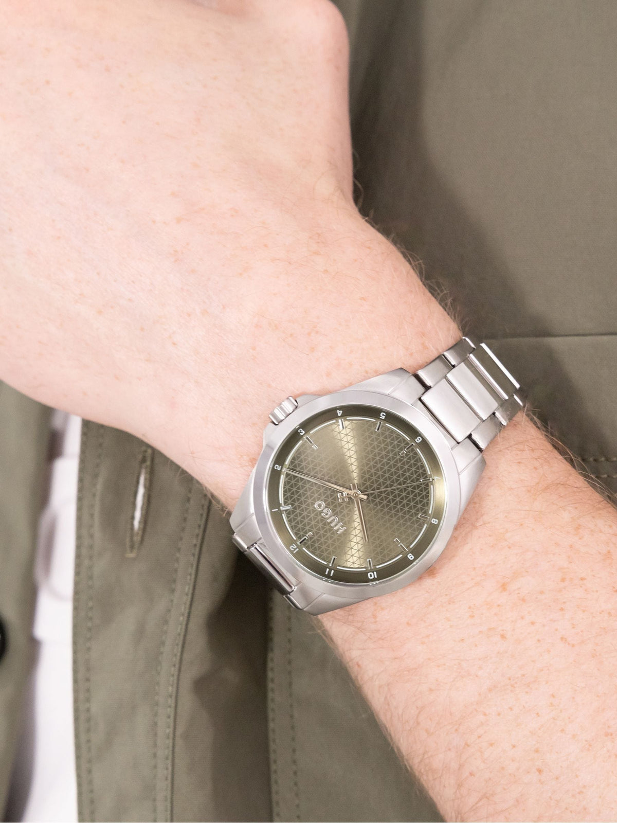 HUGO watch green dial stainless steel bracelet 41mm (British brand)