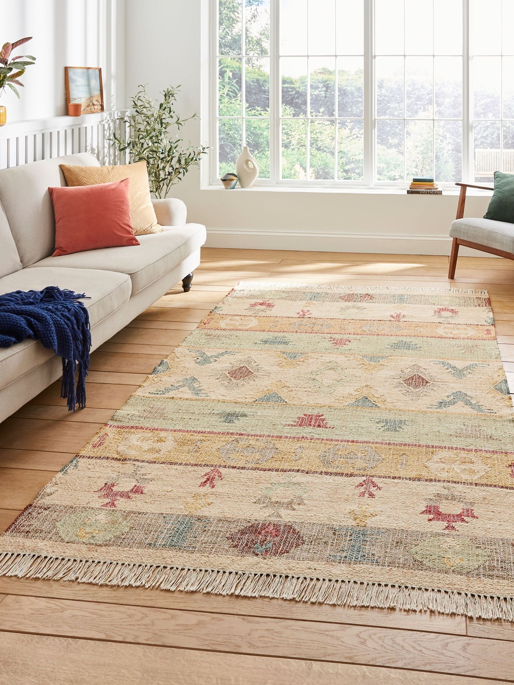Think Rugs hand-woven jute rug Bazaar collection, UK version