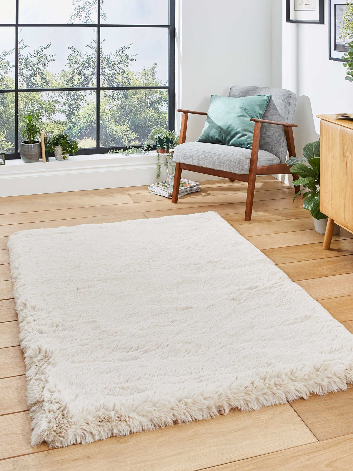 Think Rugs Super Teddy beige shaggy rug, imported from the UK