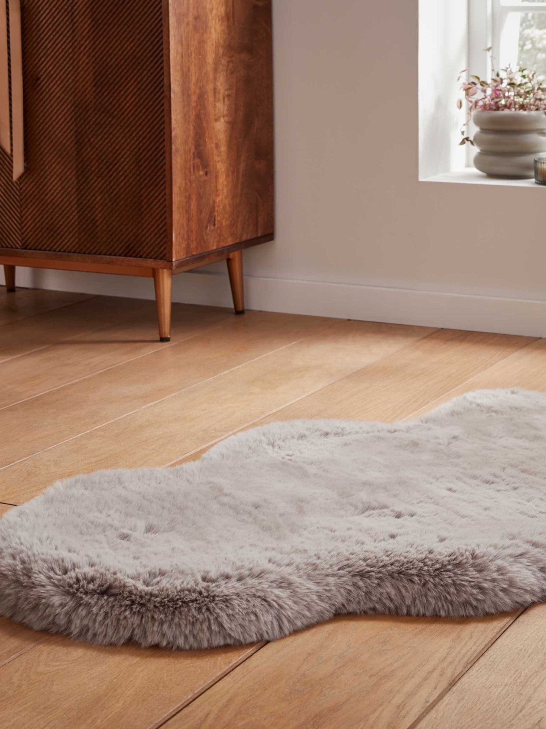Think Rugs Super Teddy shaggy rug in silver - British product