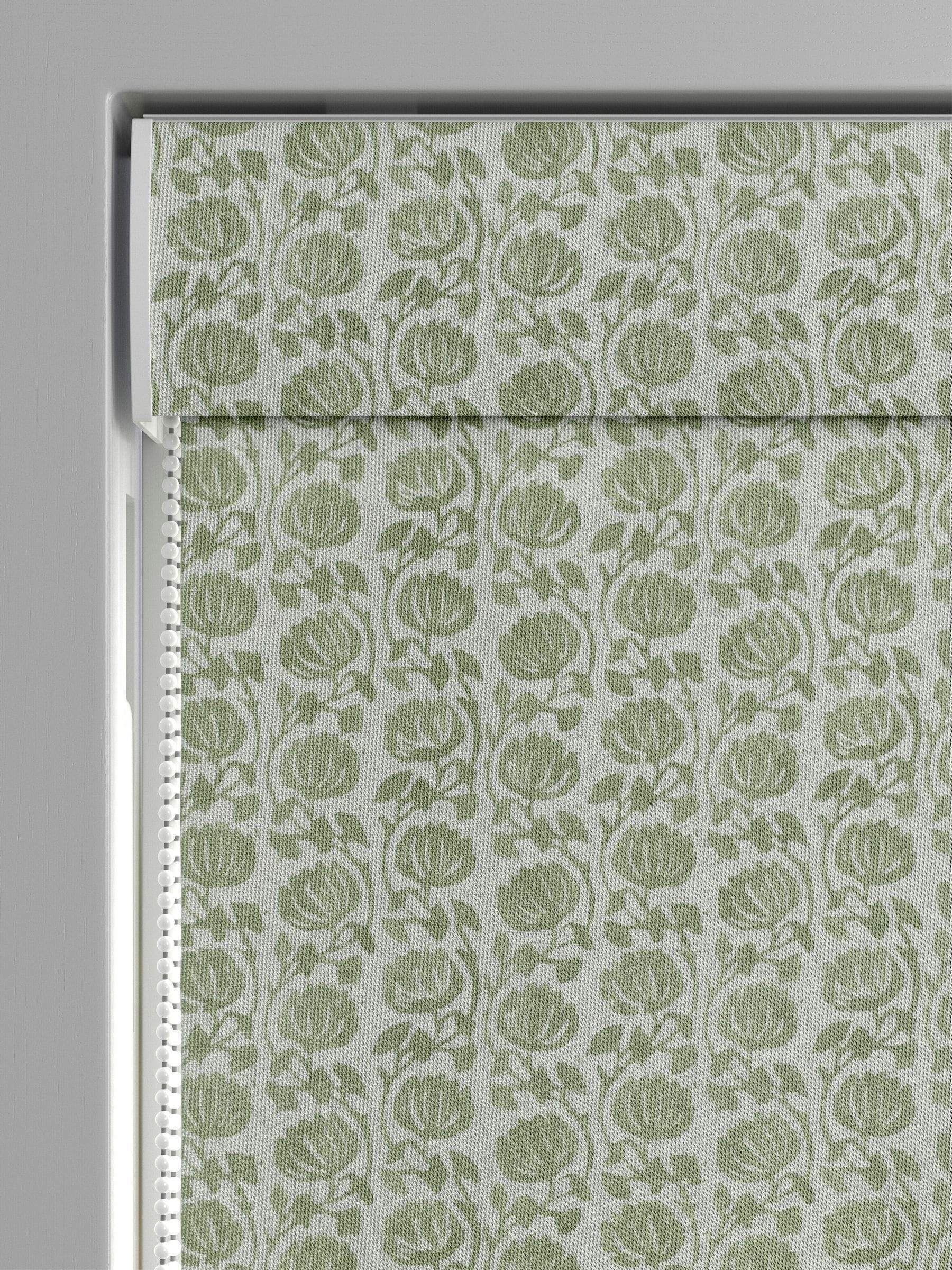 Eliza roman blind pistachio green floral print (British brand)