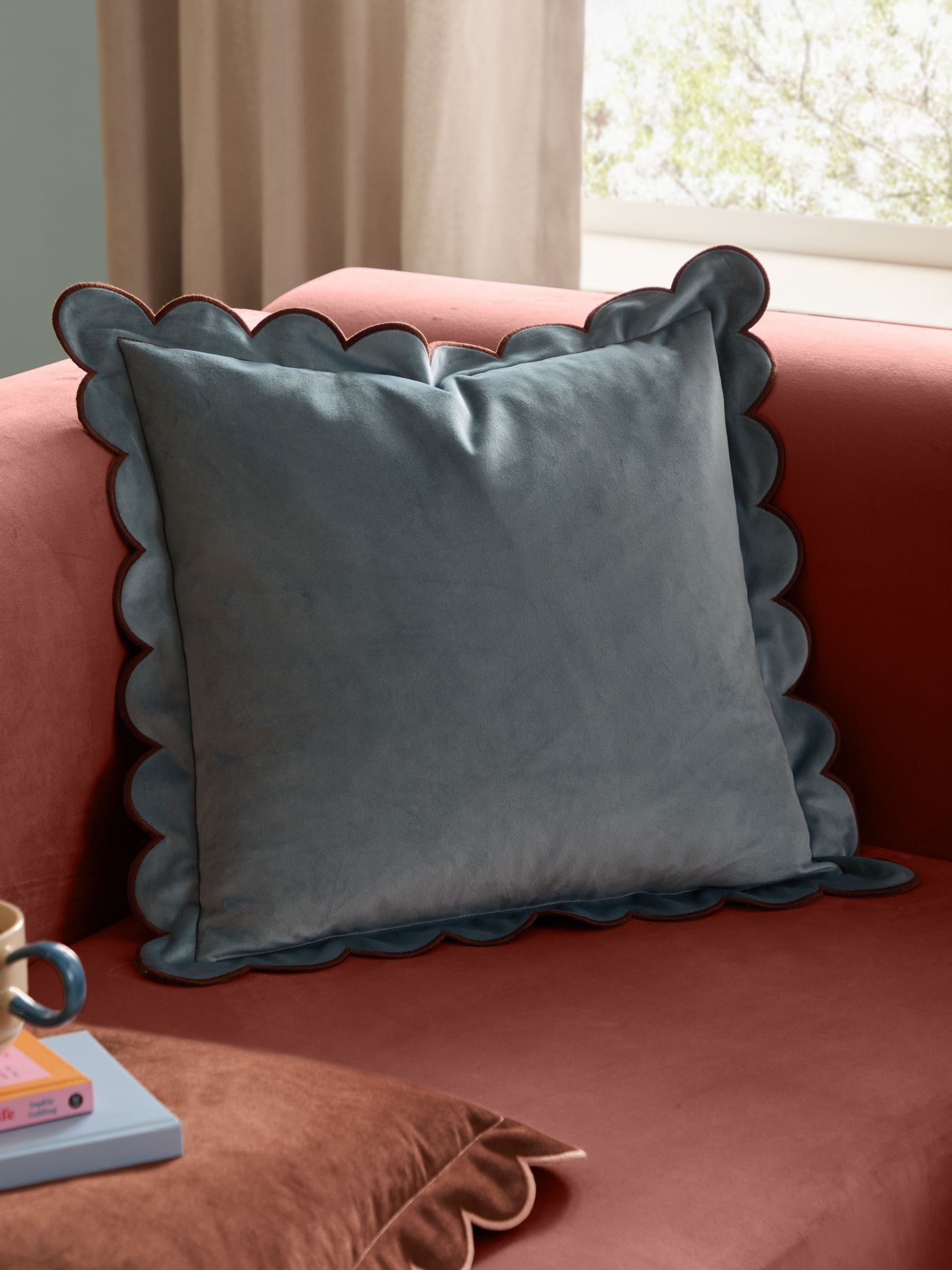 Furn Natural Les Petite Fleurs gingham cushion 30x50cm, UK version