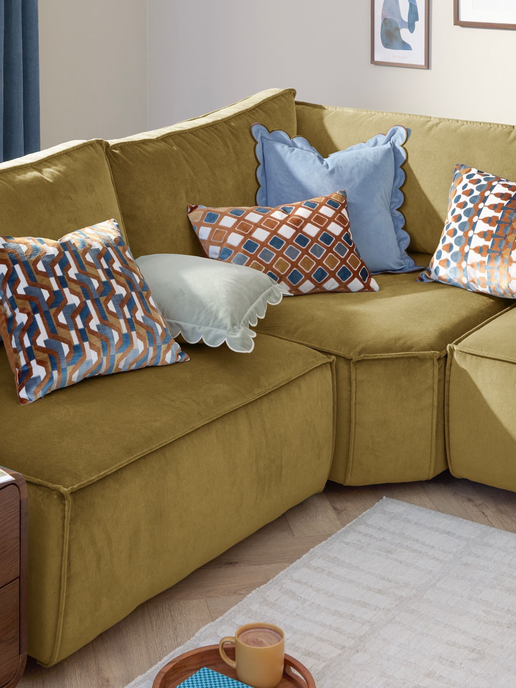 Furn Metro Abstract velvet cushion 40x59 cm, UK version