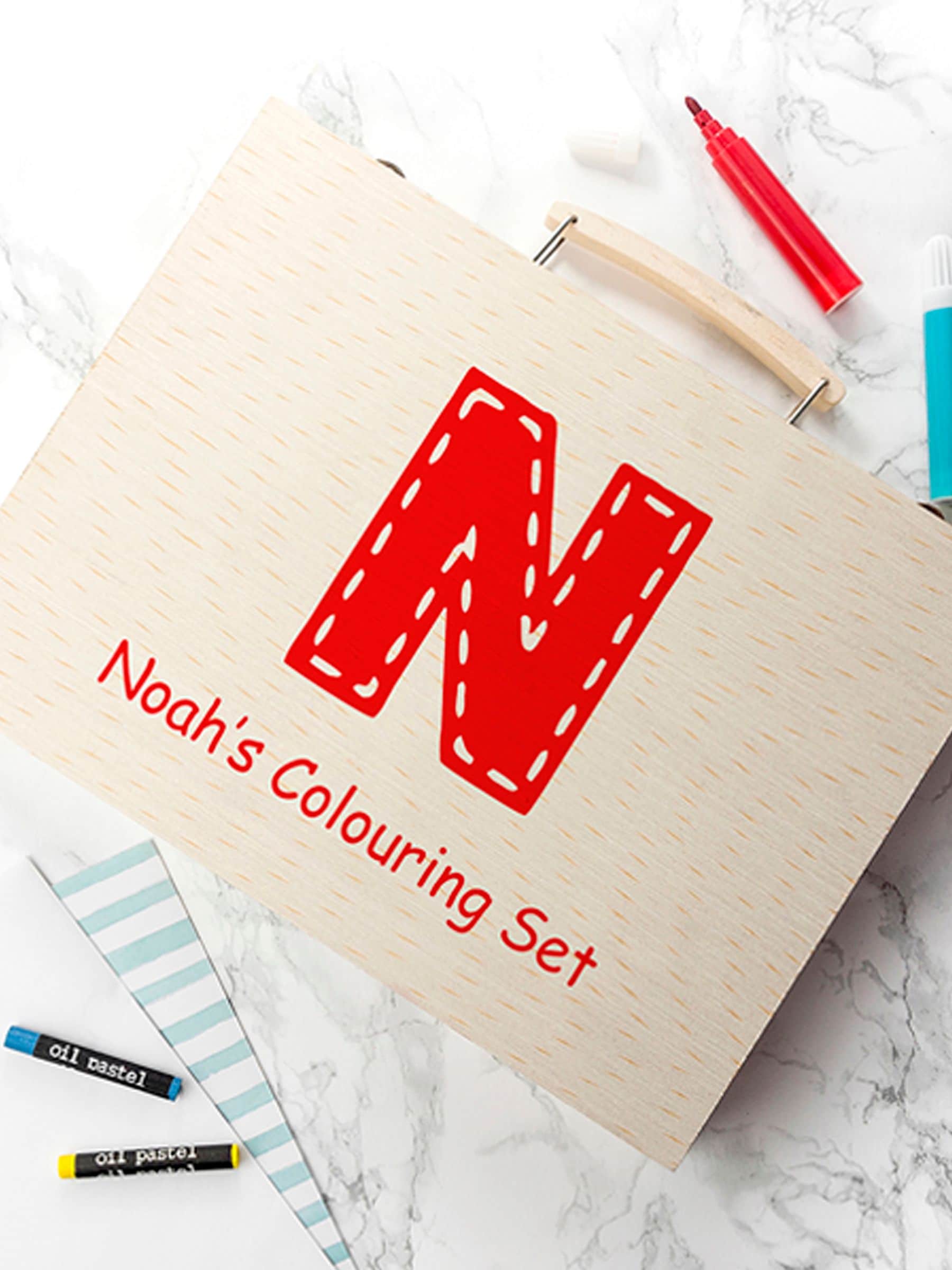 Treat Republic personalised colouring set red 63-piece, imported from the UK
