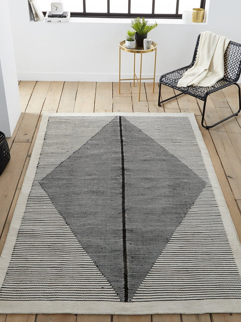 La Redoute Intérieurs Loscan black ecru flat weave kilim rug (British brand)