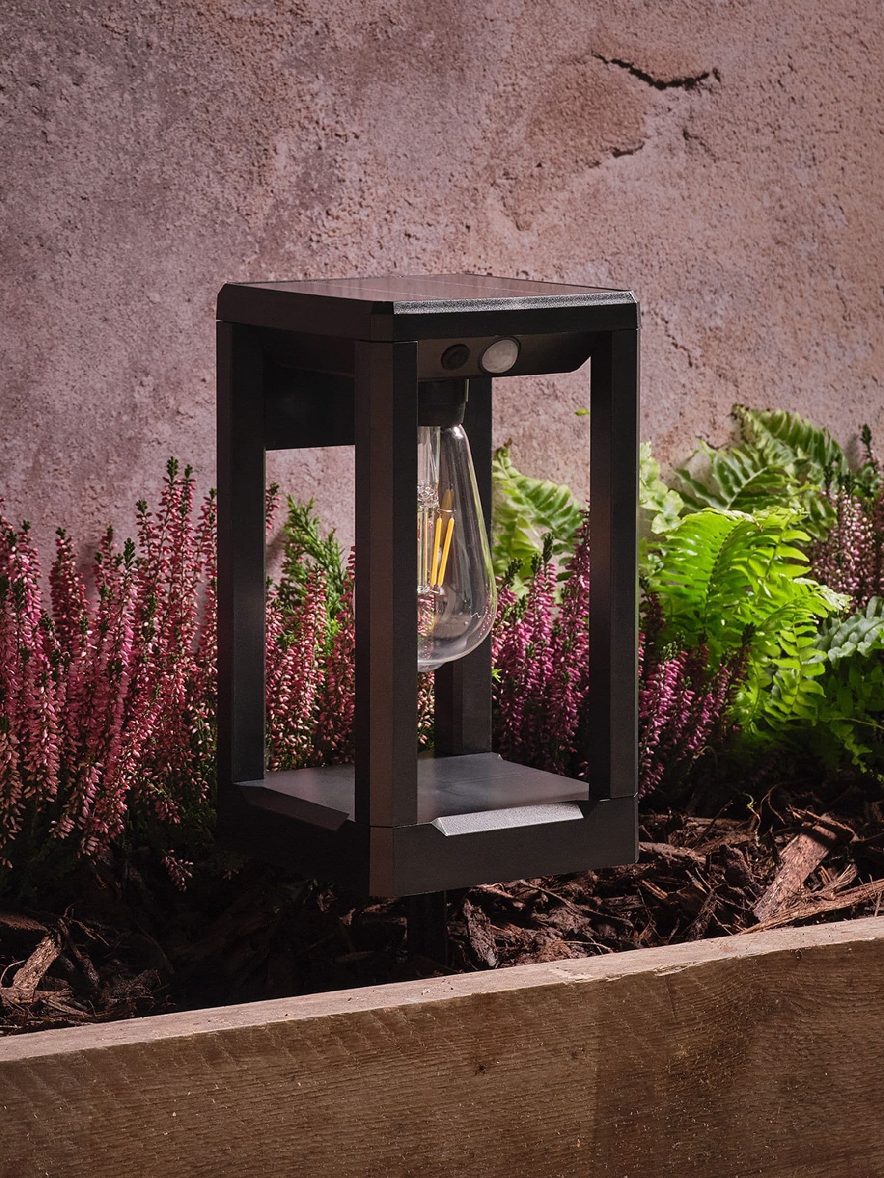 Lights4fun black solar outdoor wall light with sensor (British brand)