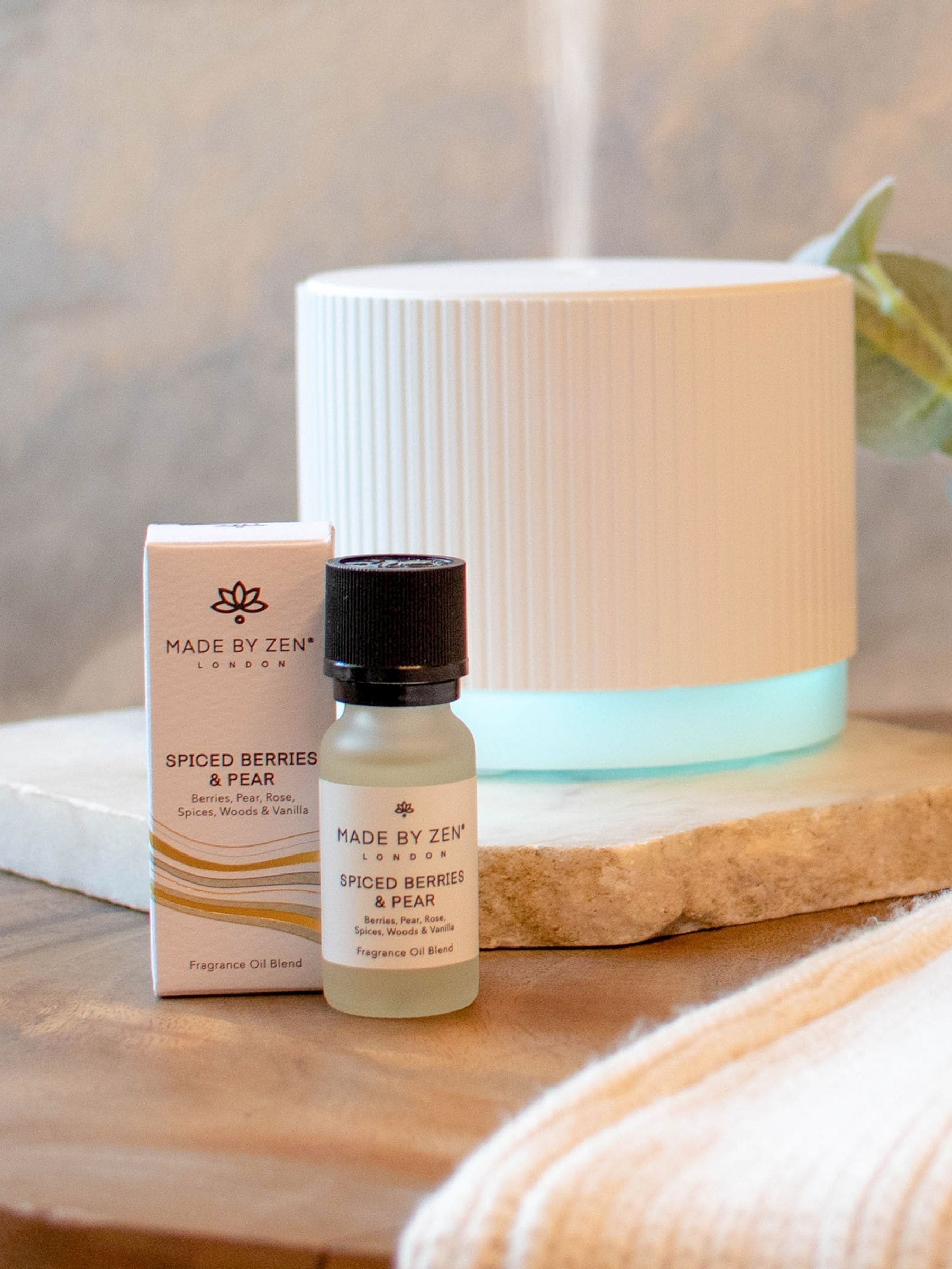 Made by Zen white Novo USB aroma diffuser, UK version