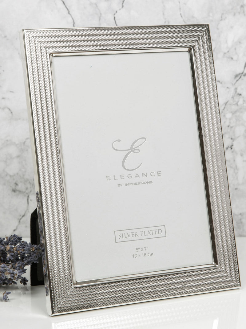 Widdop silverplated photo frame textured surface 5x7 inch, UK version