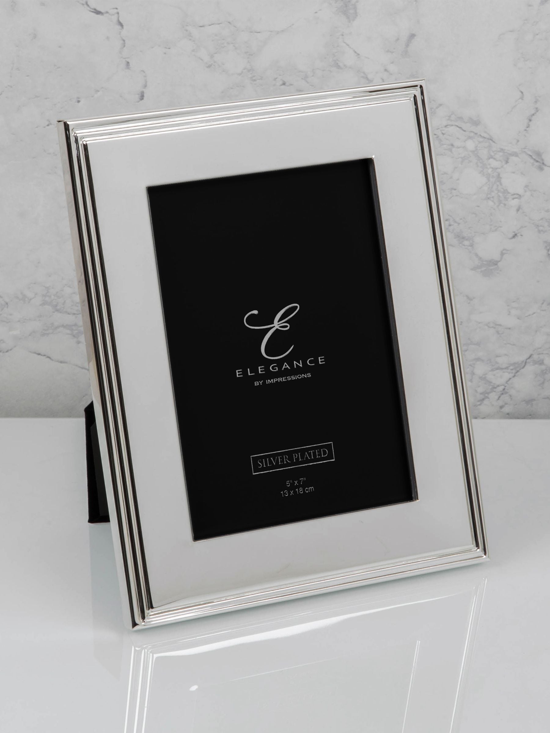 Widdop silverplated rib edge photo frame 5x7, imported from the UK