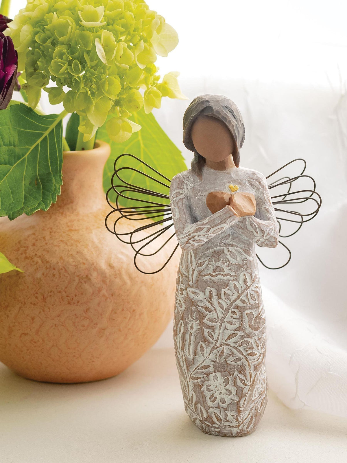 Willow Tree remembrance darker skin figurine 13cm (British brand)
