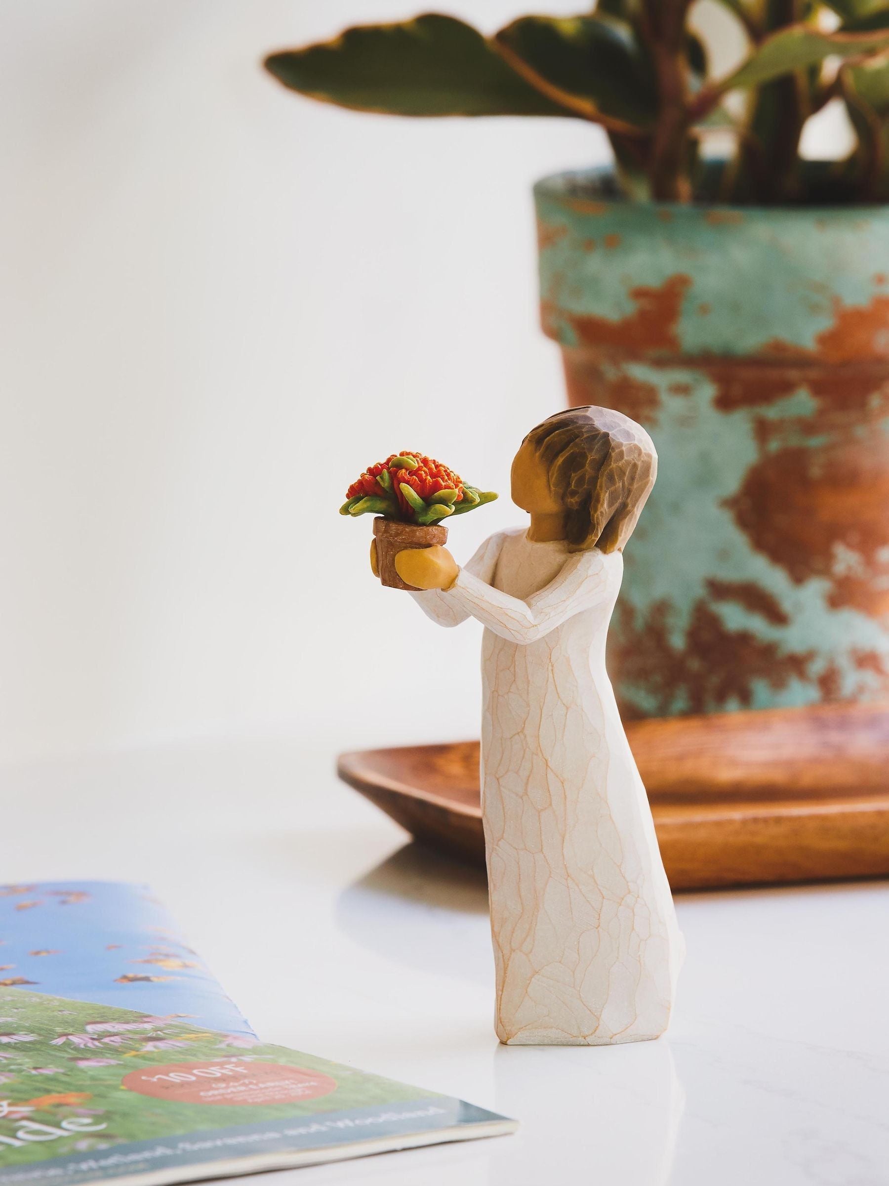 Willow Tree Little Things figurine off white 14cm, imported from the UK