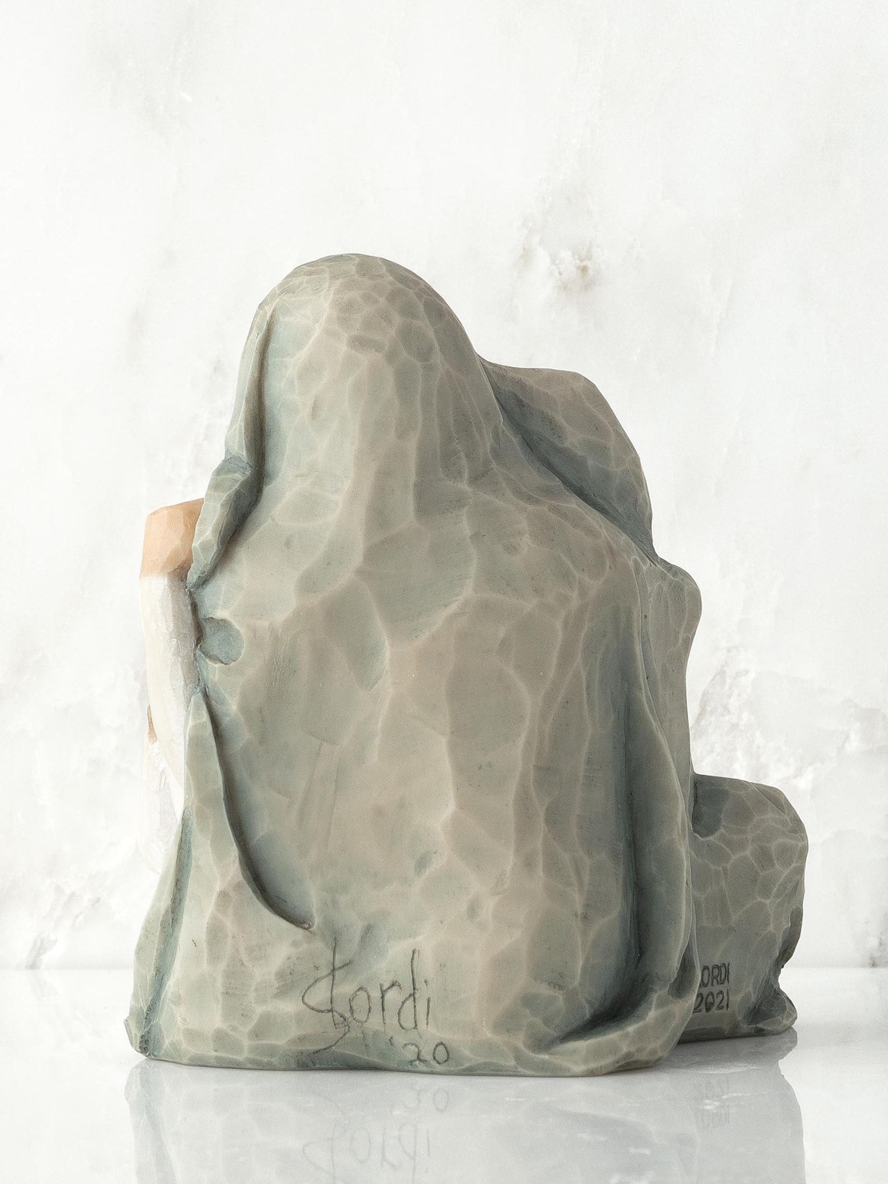 Willow Tree Off White Cosy figurine 9cm (British brand)