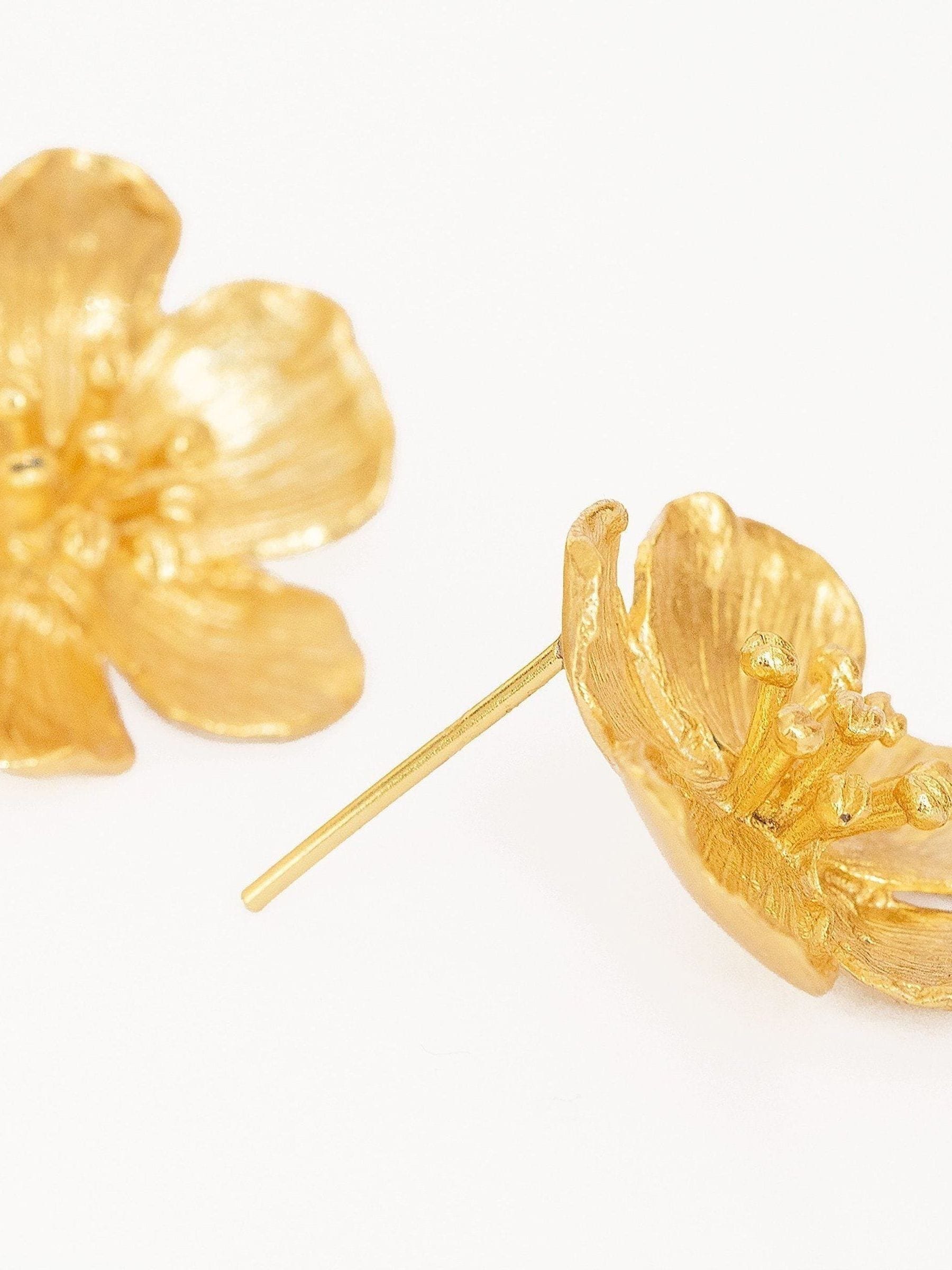 Ottoman Hands gold buttercup stud earrings - British product