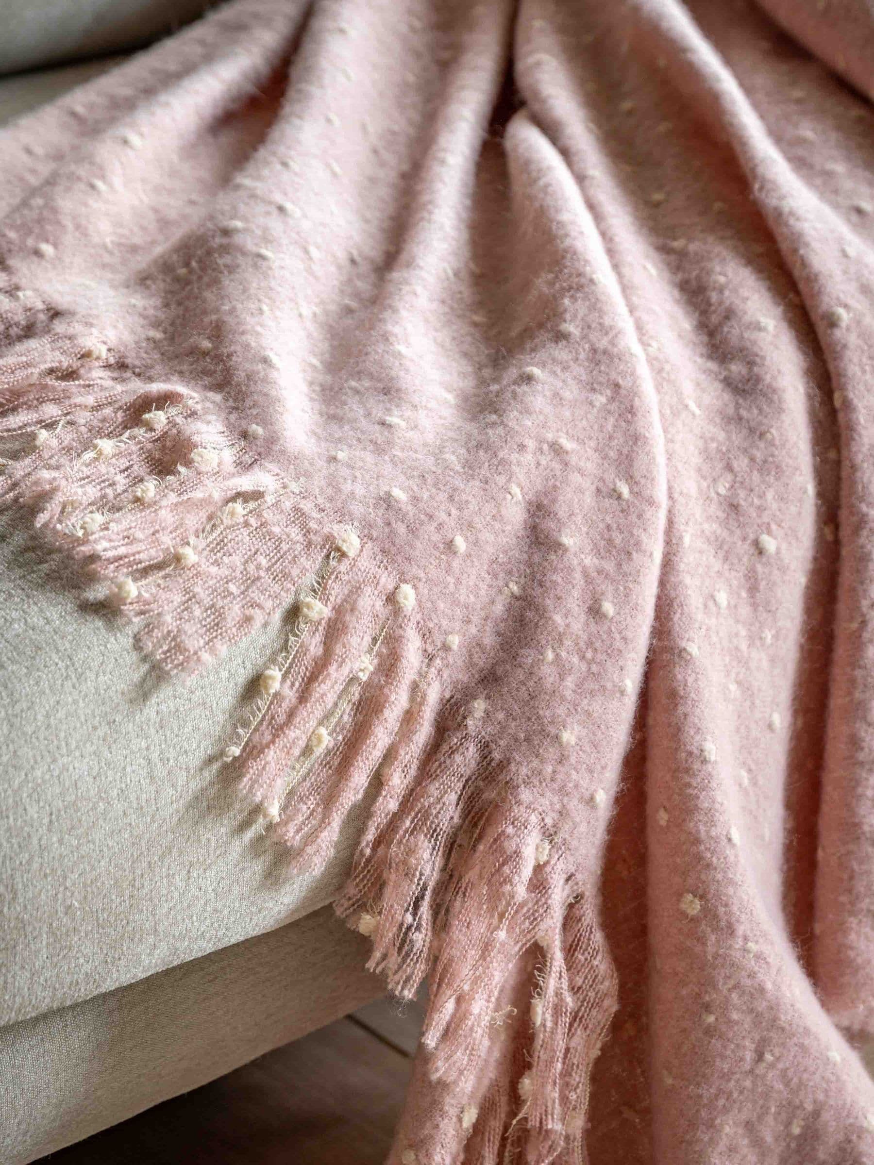 Gallery Home pink polyester throw 1300x1700mm, imported from the UK