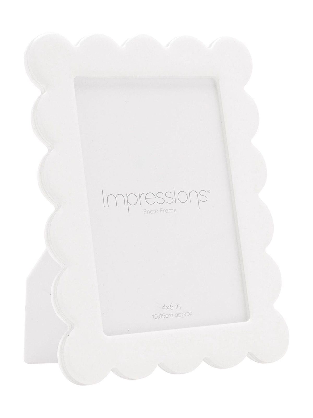 Widdop white scalloped photo frame 4x6 (British brand)