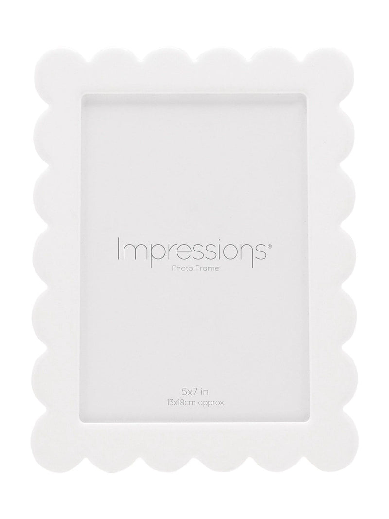 Widdop white scalloped edge photo frame 5x7 (British brand)