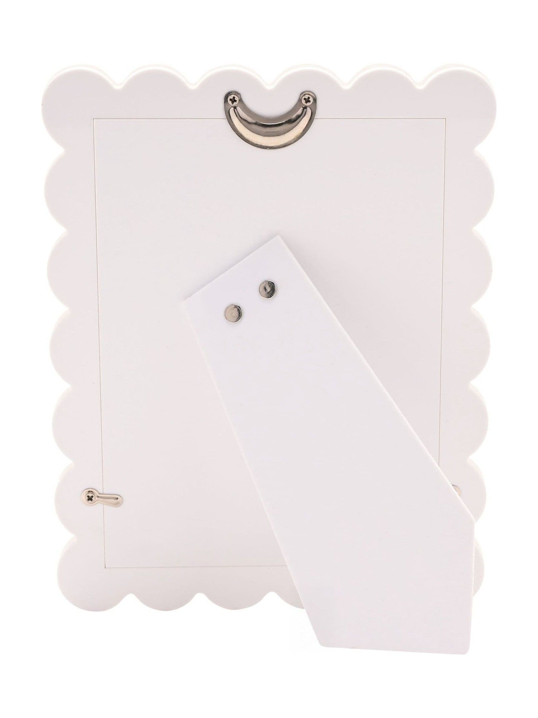 Widdop white scalloped edge photo frame 5x7 (British brand)