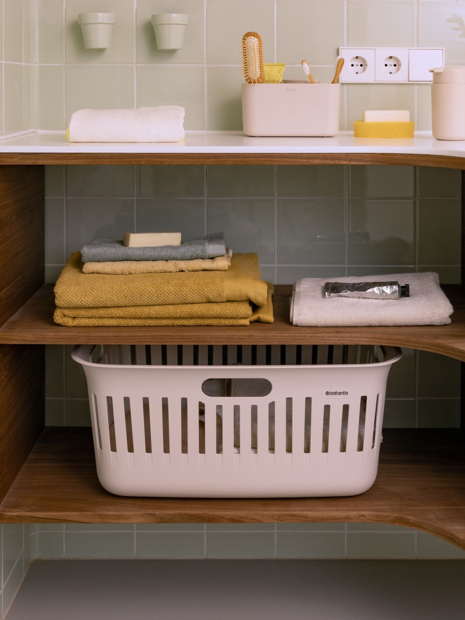 Brabantia soft beige laundry basket 40L - British product