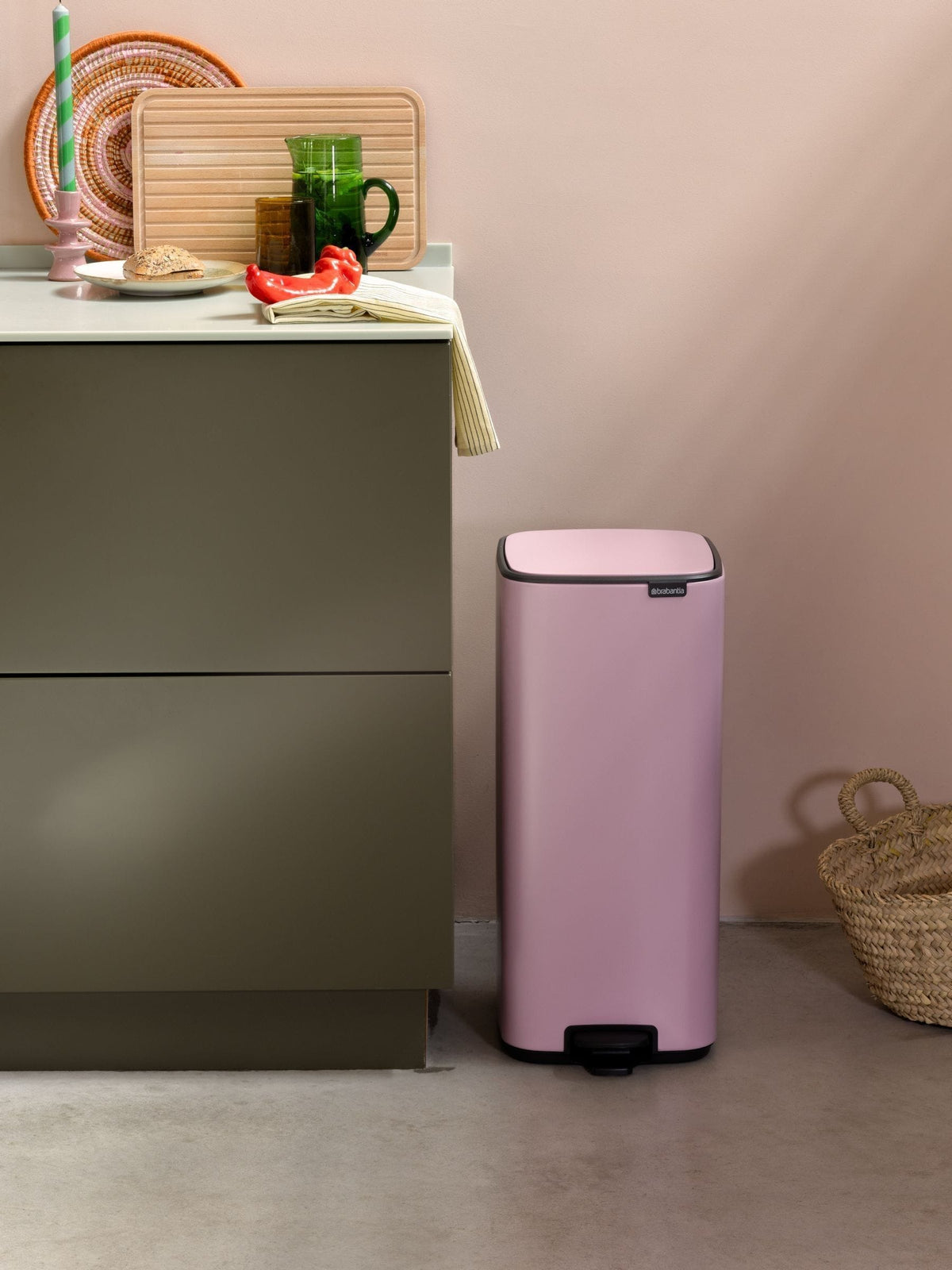 Brabantia Bo Pedal Bin 30L lilac pink - British product