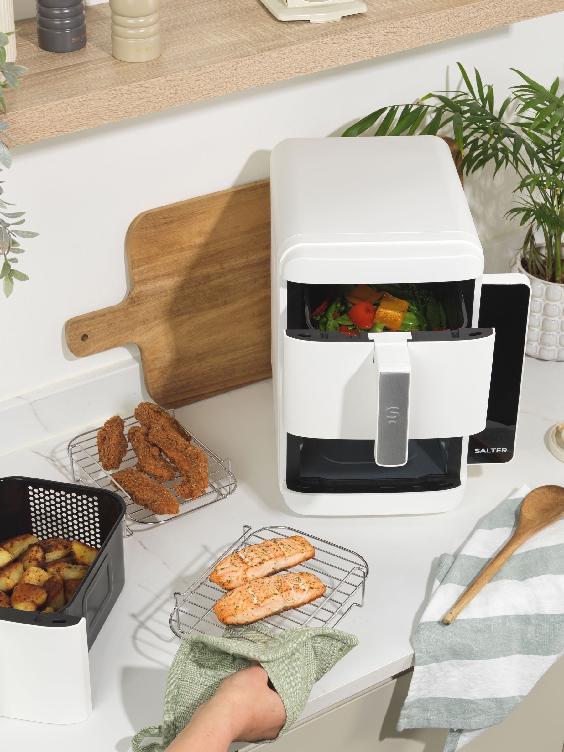 Salter white stackable air fryer 9L dual basket, imported from the UK