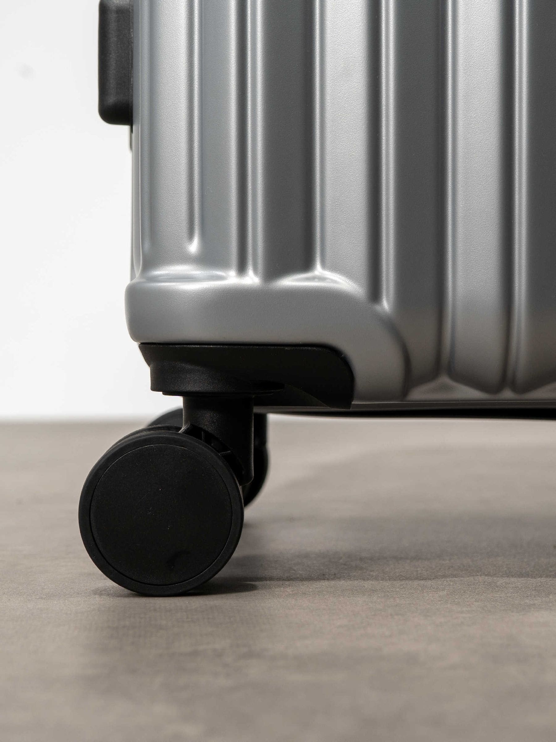 Rock Luggage Silver Rock Luna Medium Suitcase