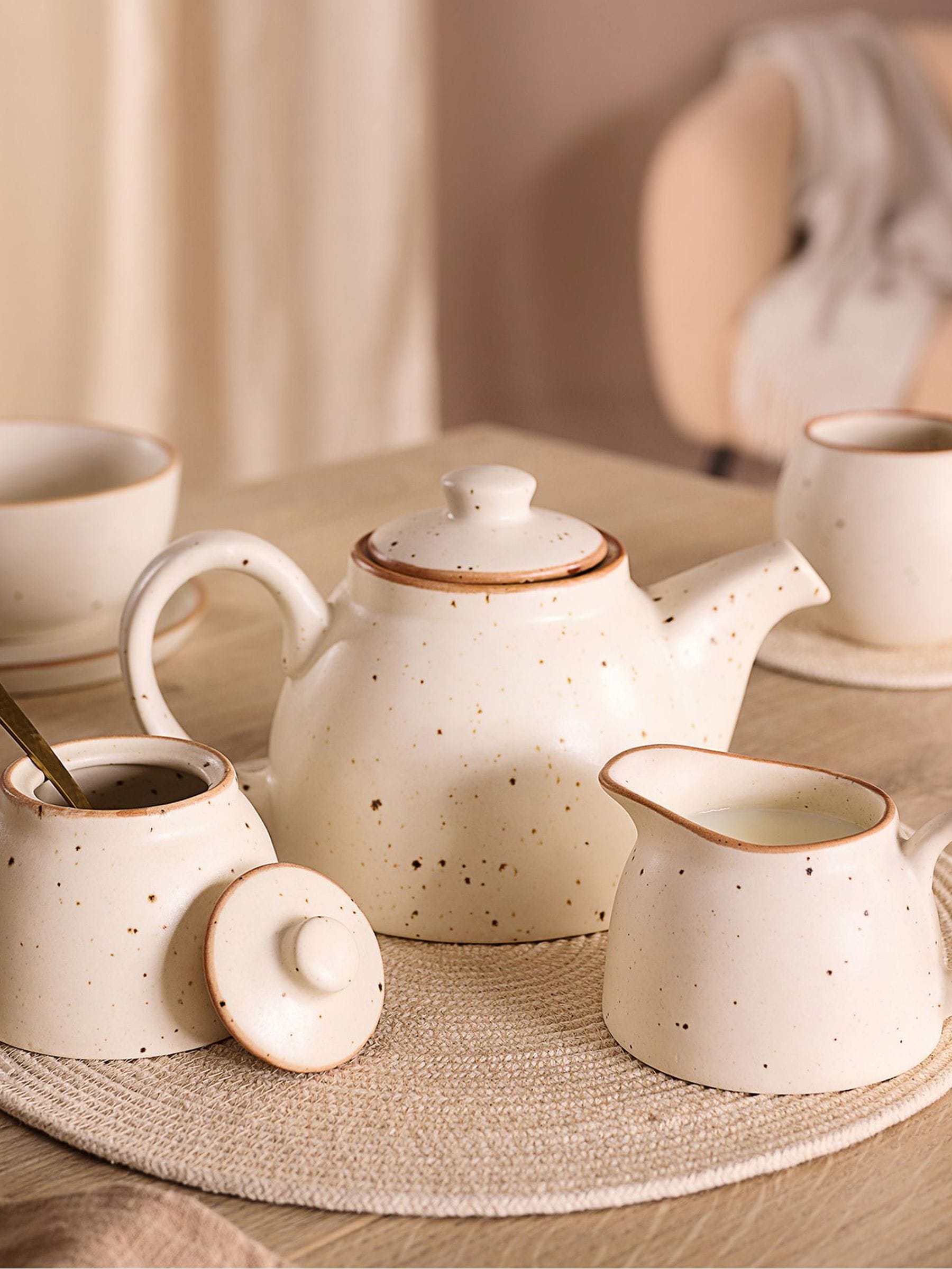 Widdop white stoneware tea set with cream glaze, UK version