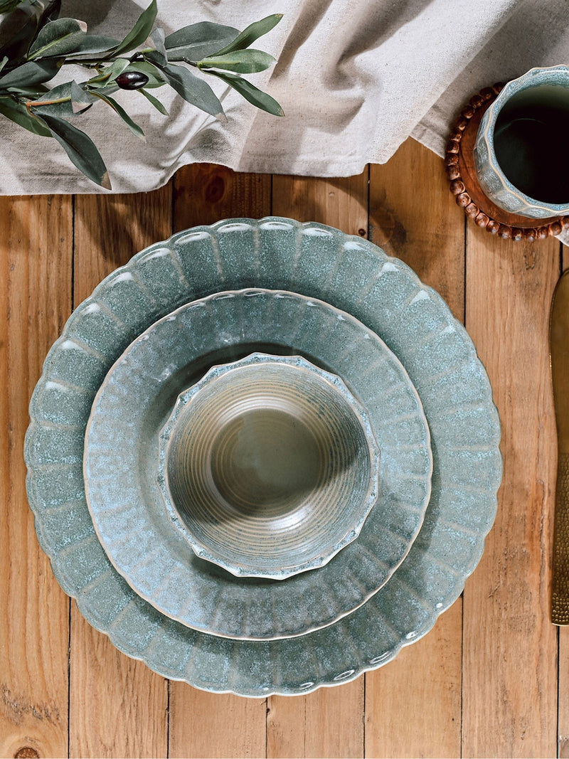 Widdop set of 4 green stoneware plates 30cm, imported from the UK