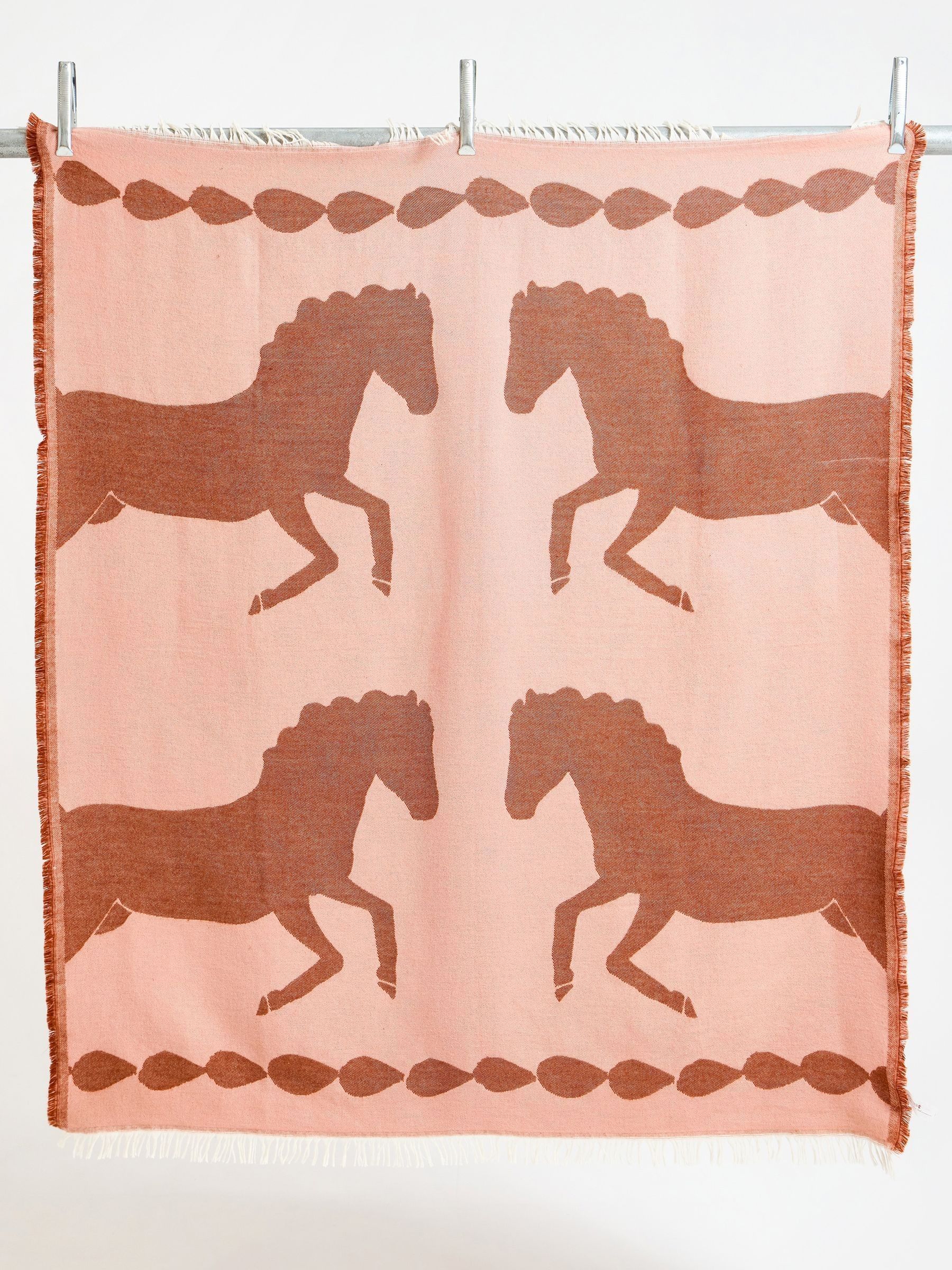 Oliver Bonas pink jacquard horse throw polyester, UK version