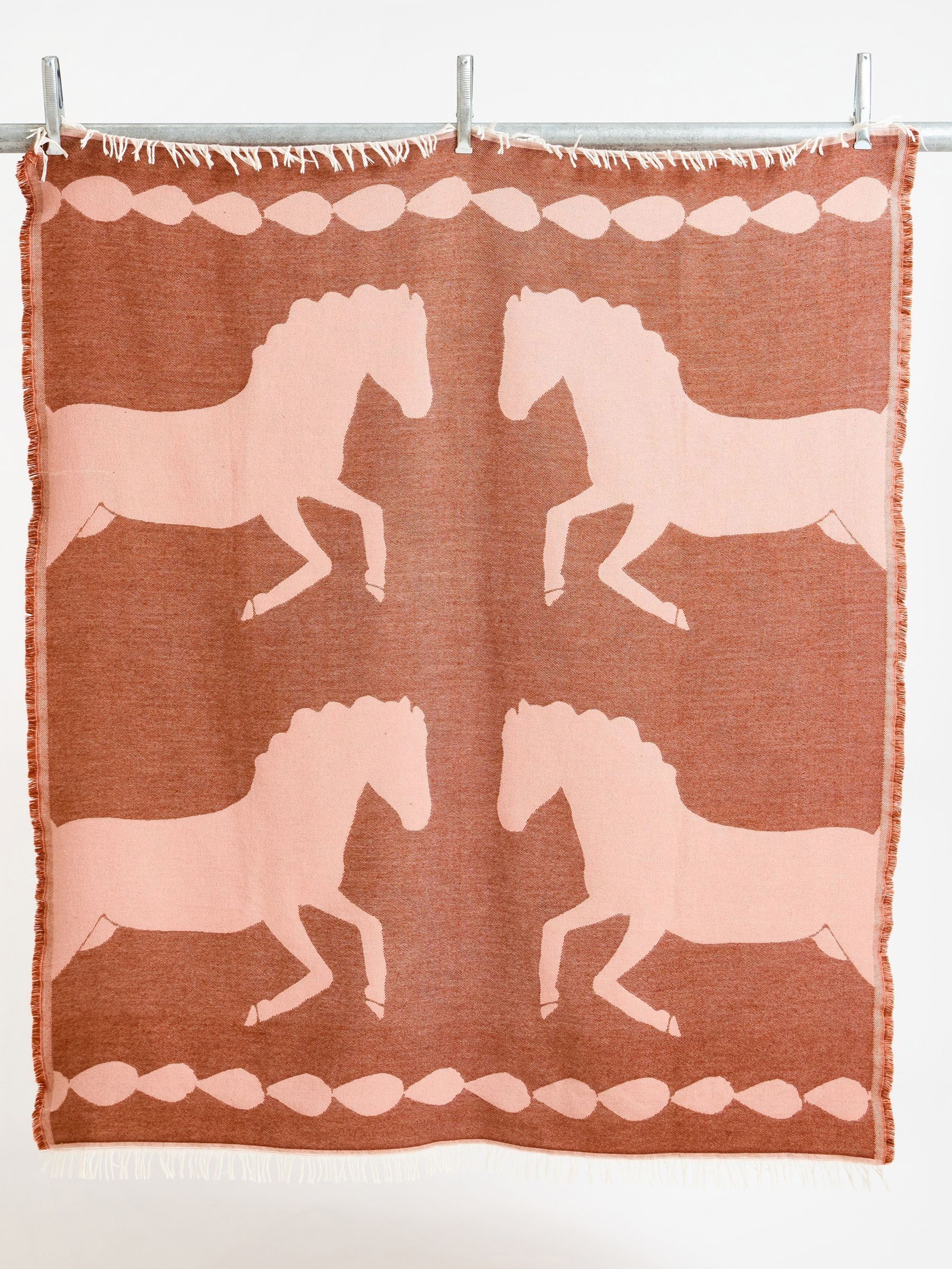 Oliver Bonas pink jacquard horse throw polyester, UK version