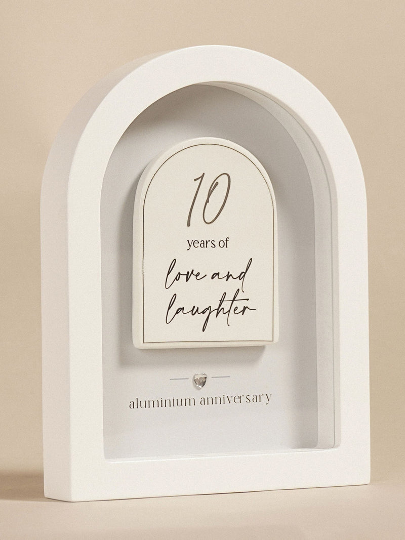 Widdop white arch plaque ornament 18cm, imported from the UK