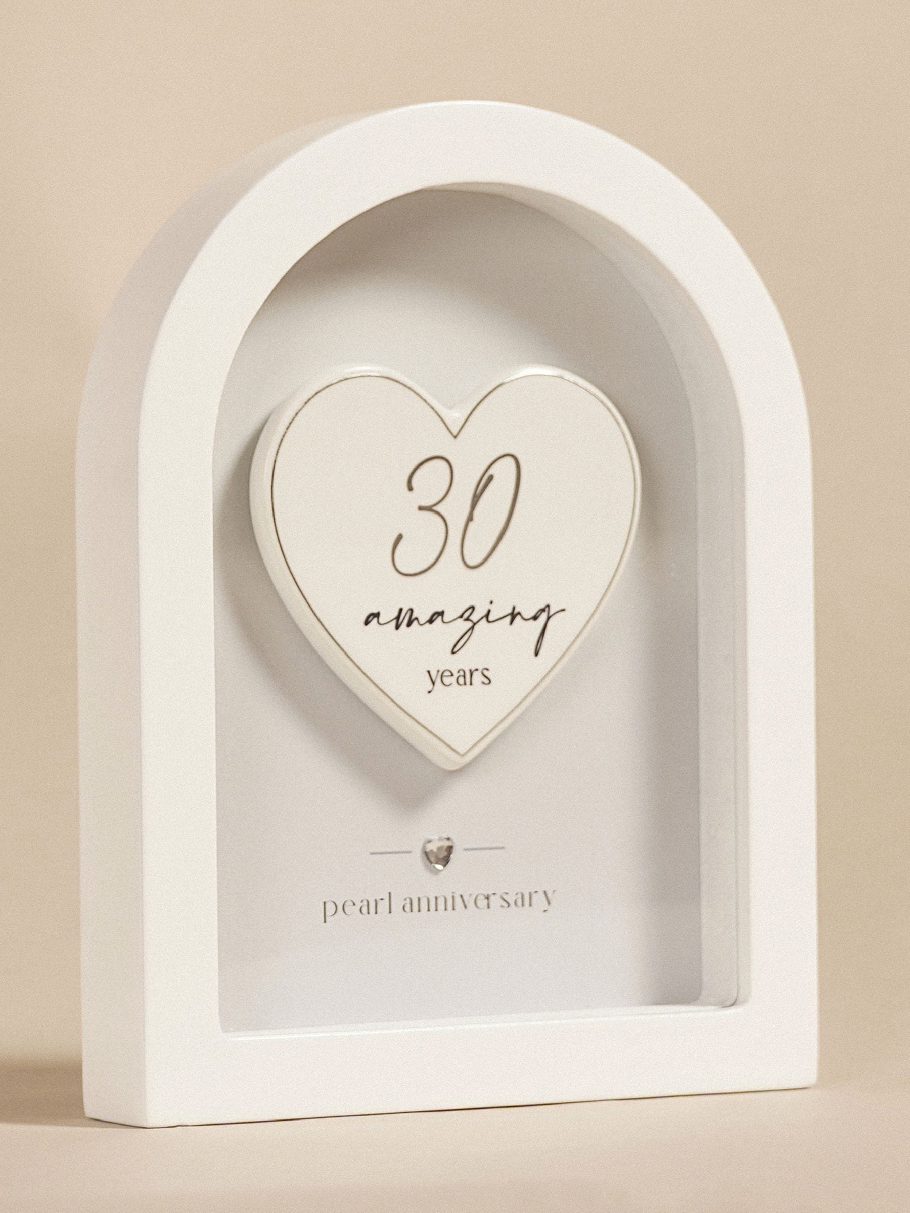 Widdop white arch plaque ornament 18cm, imported from the UK