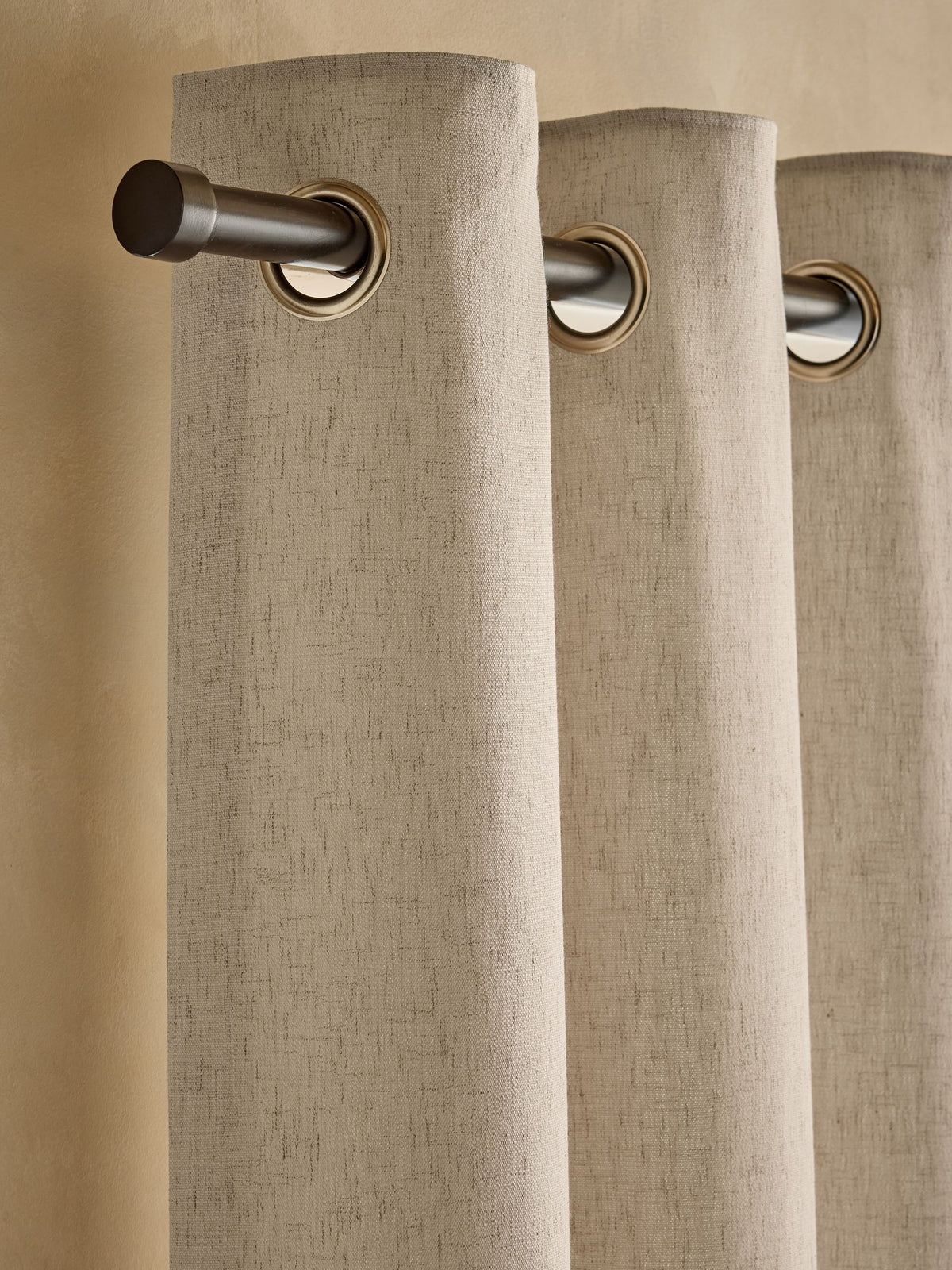 Linen look eyelet curtains with recycled polyester lining - British product