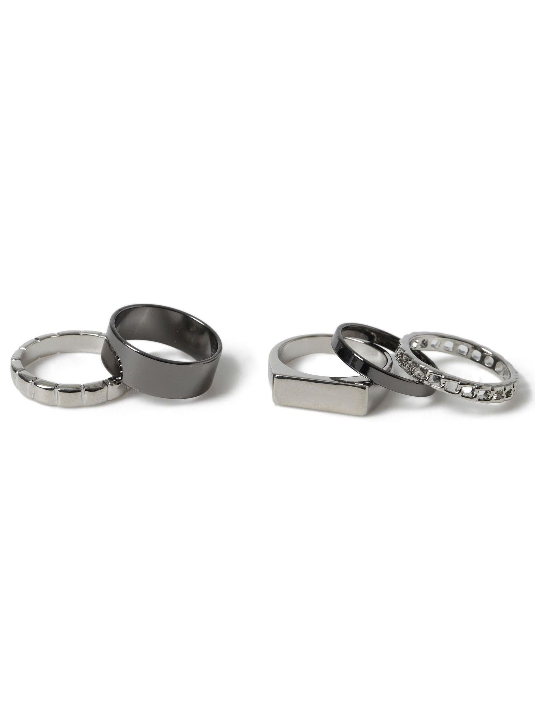 Black multipack ring made of 100% zinc, imported from the UK