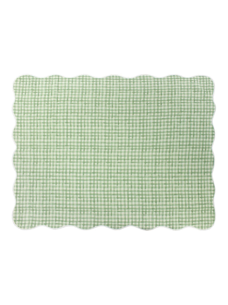 Furn scalloped bedspread with quilted pattern (British brand)