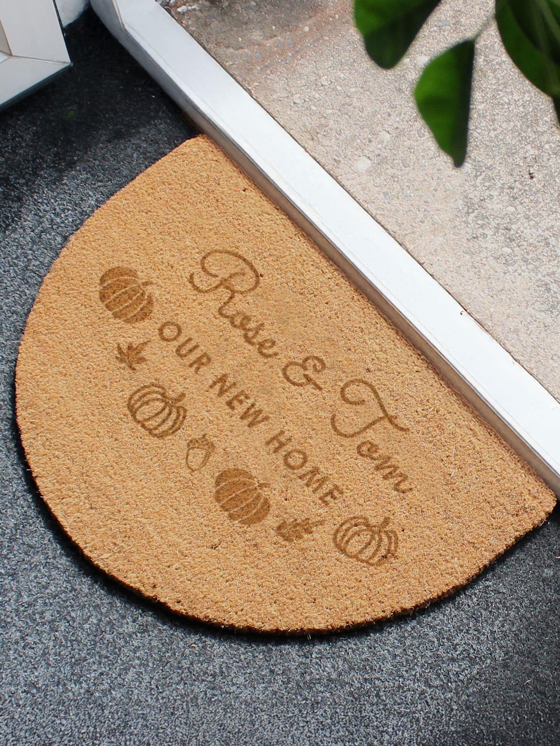 PMC personalised pumpkin half-moon doormat 60cm x 40cm (British brand)