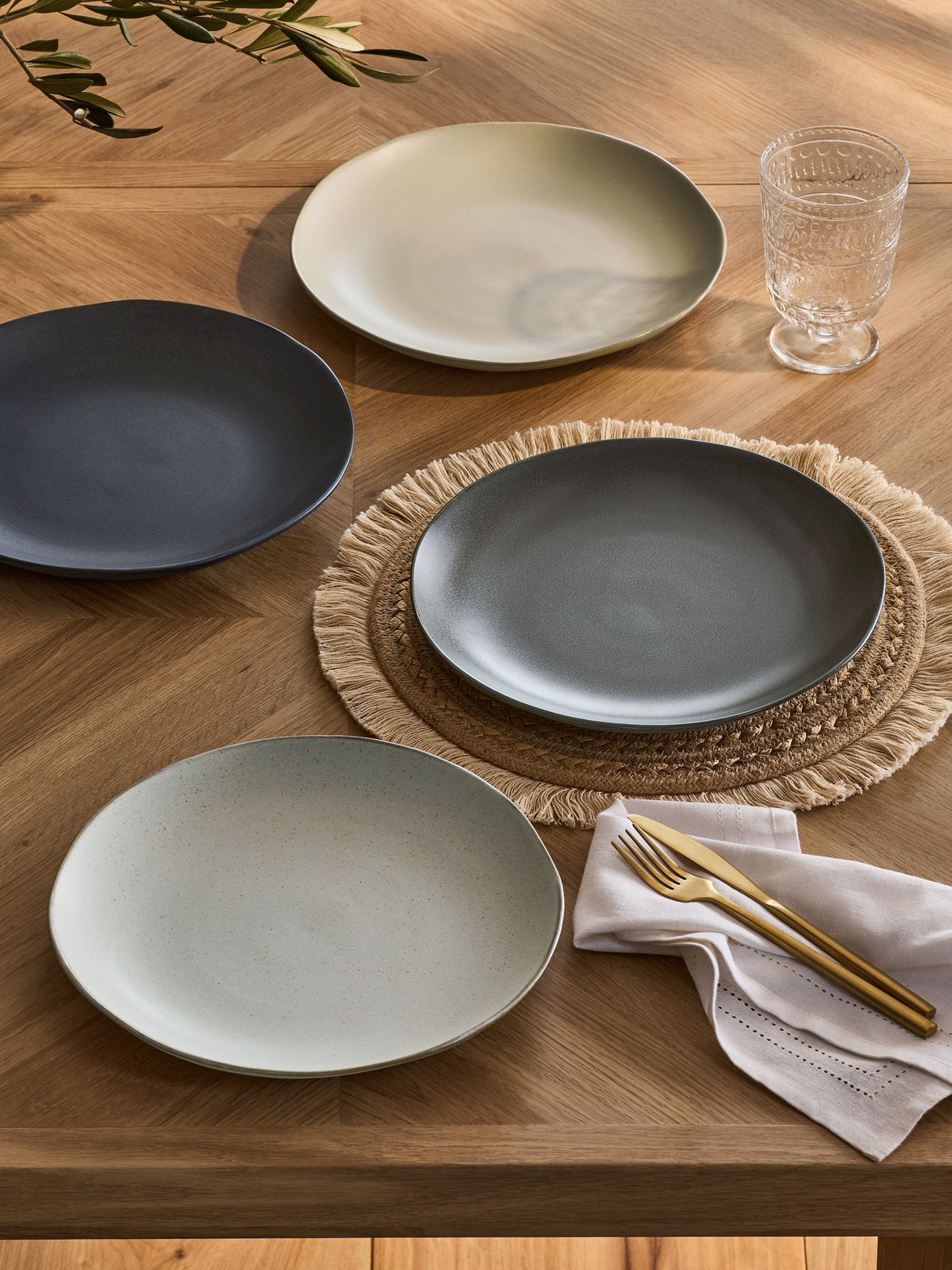 Set of 4 grey Scandi dinner plates stoneware (British brand)