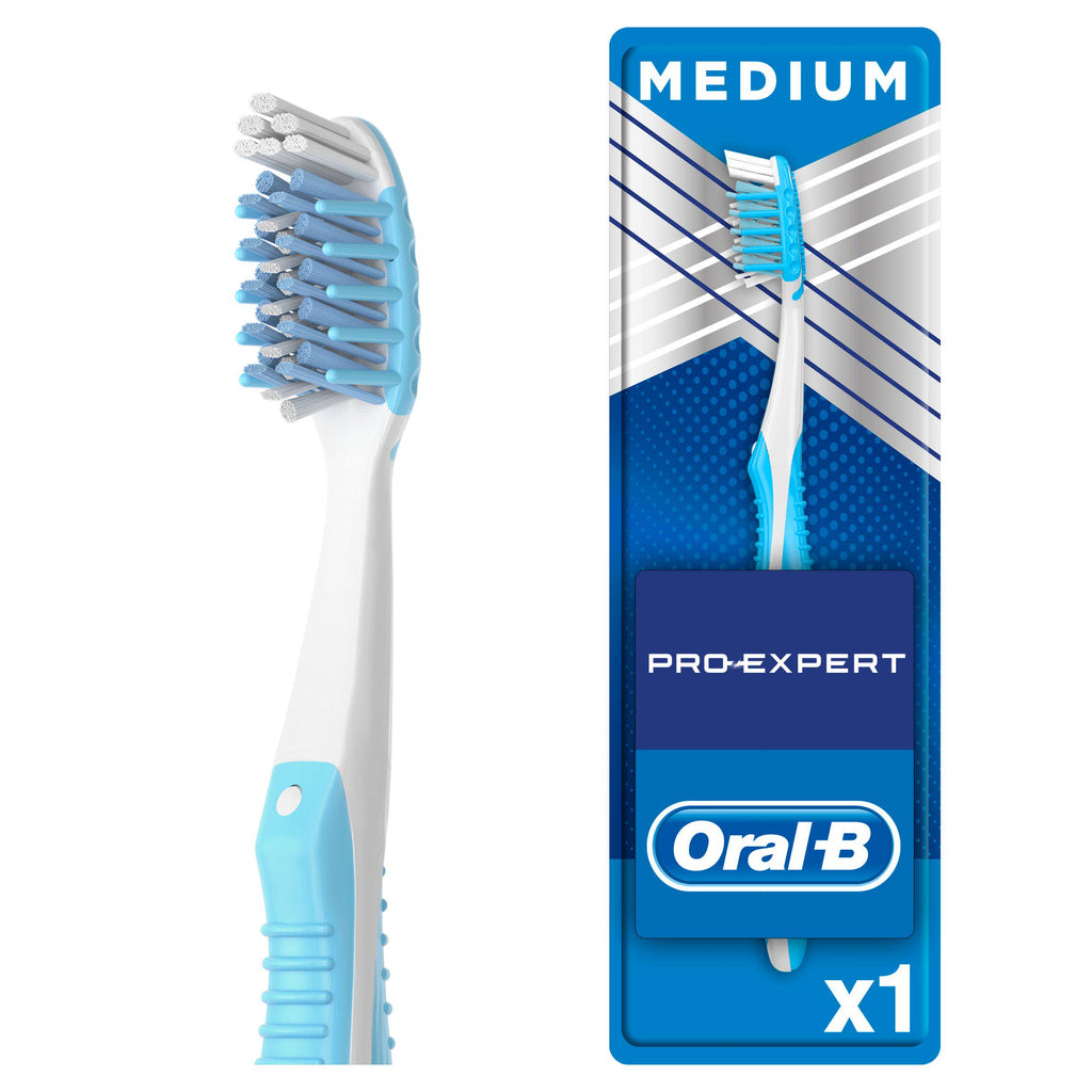 Oral-B Pro-Expert CrossAction Anti-Plaque Medium Manual Toothbrush