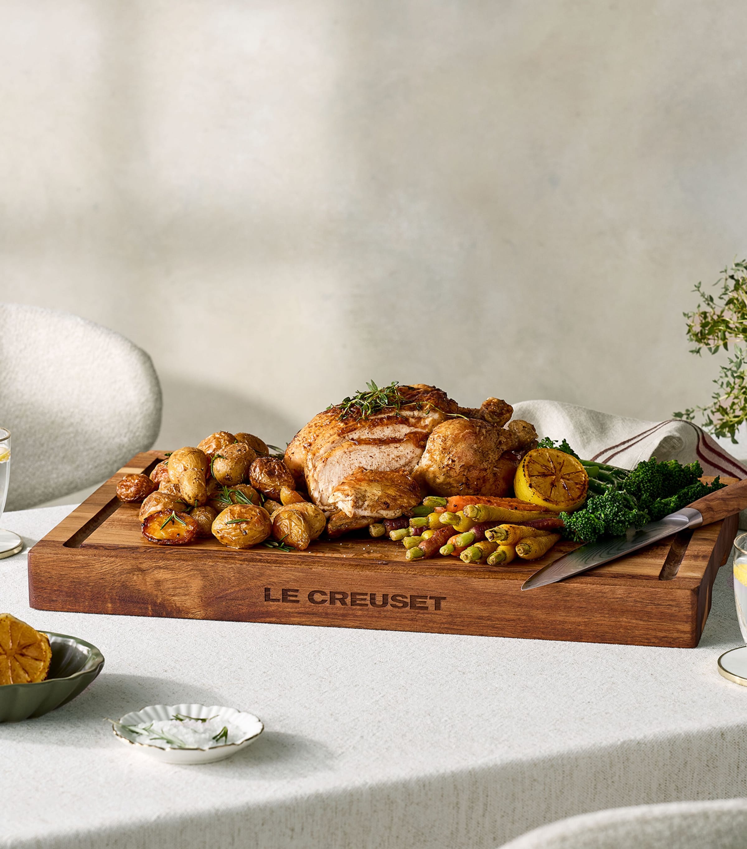 Le Creuset acacia wood chopping and serving board 50cm, UK version