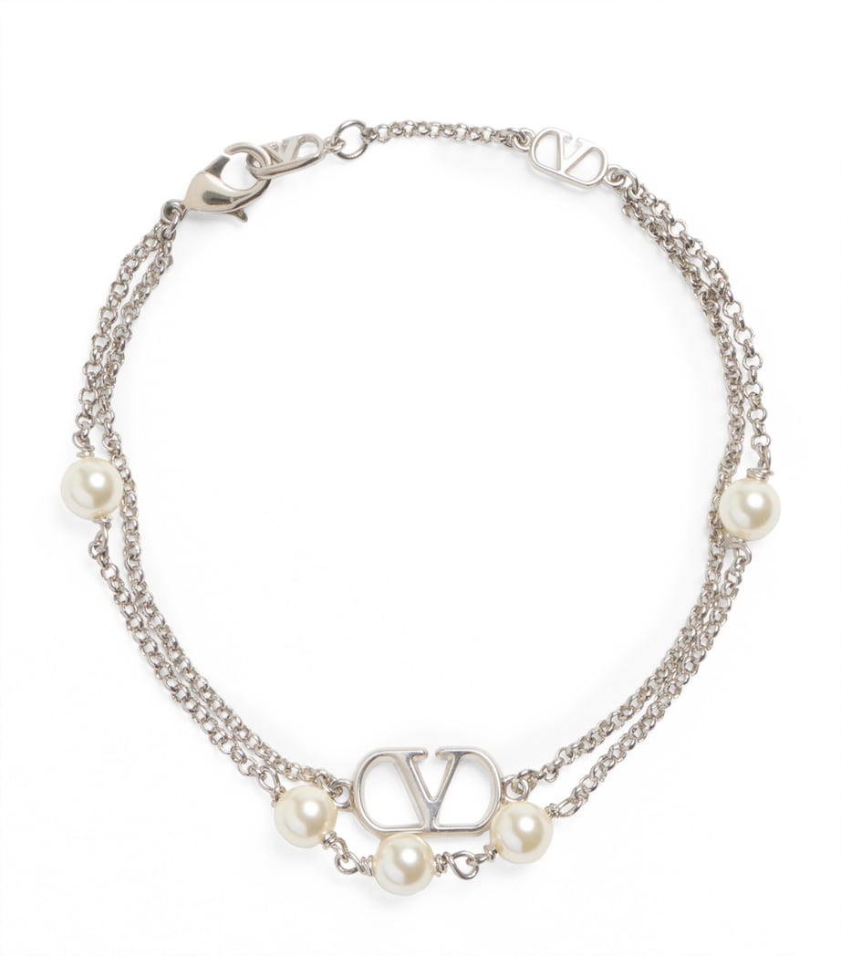 Valentino Garavani faux pearl VLogo bracelet - British product