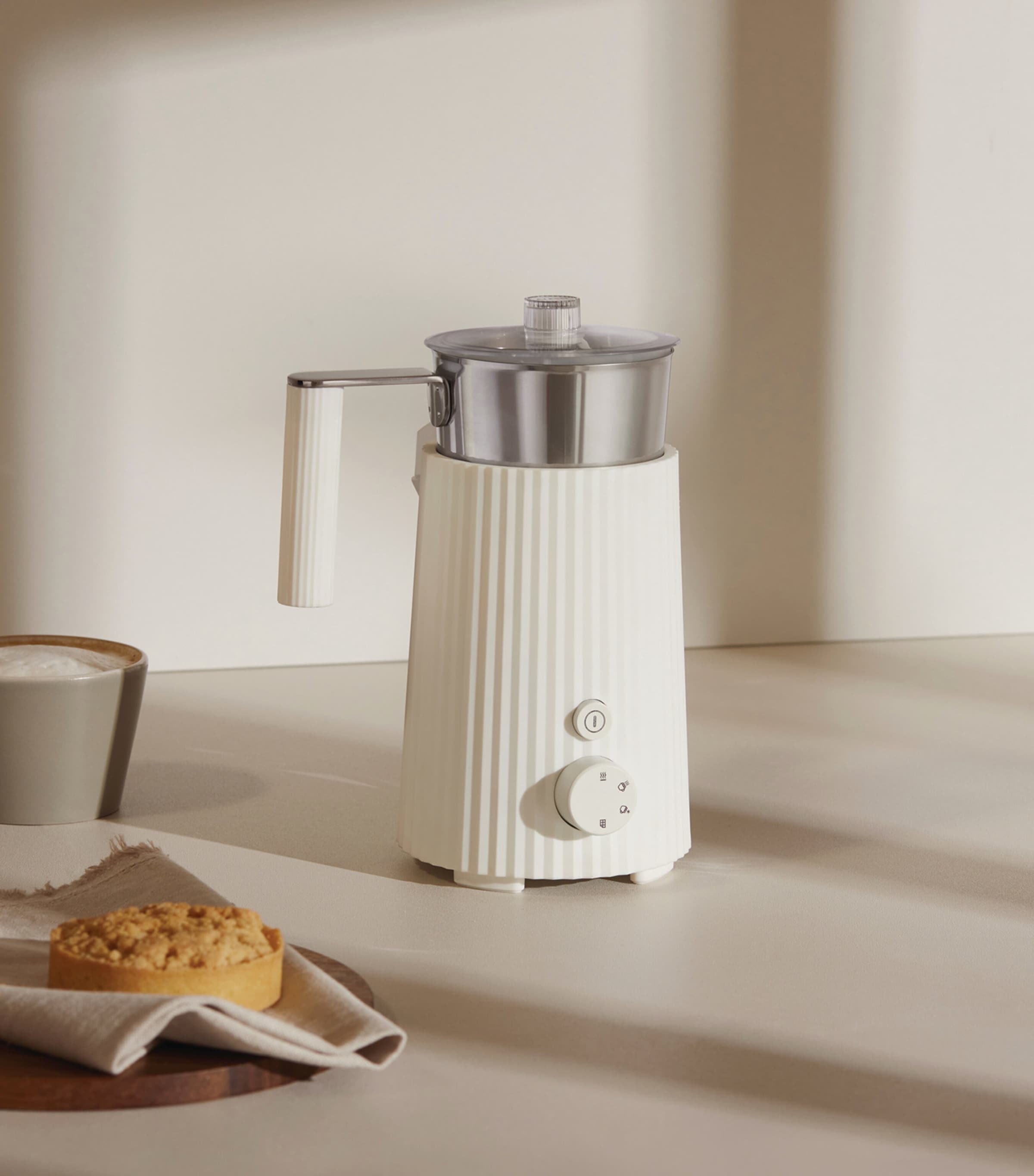 Alessi Plissé milk frother - British product